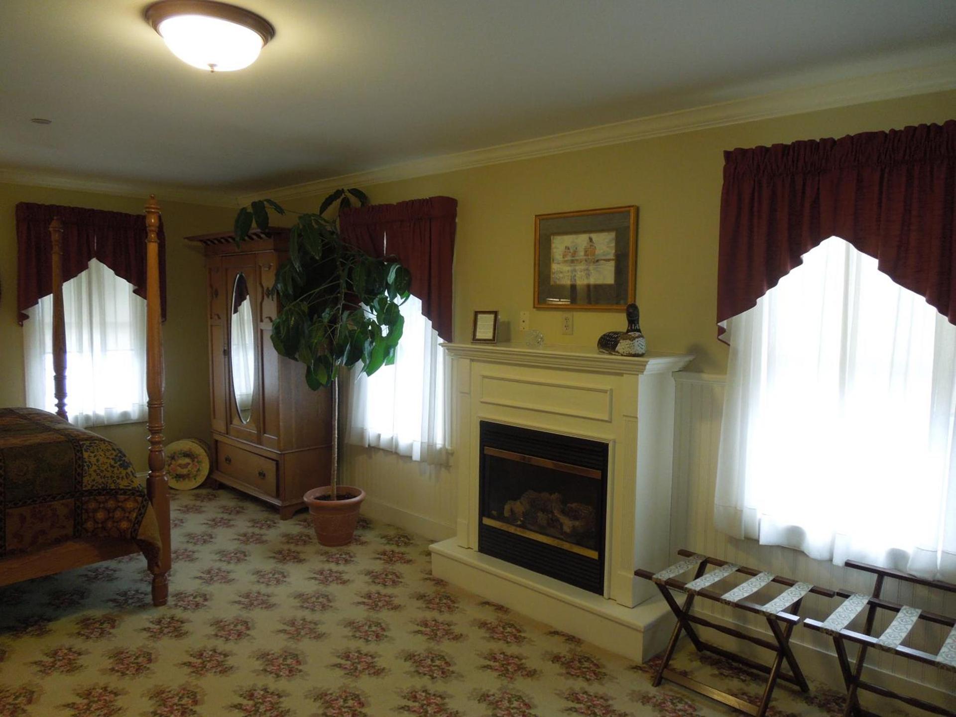 Kearsarge Inn photo 21