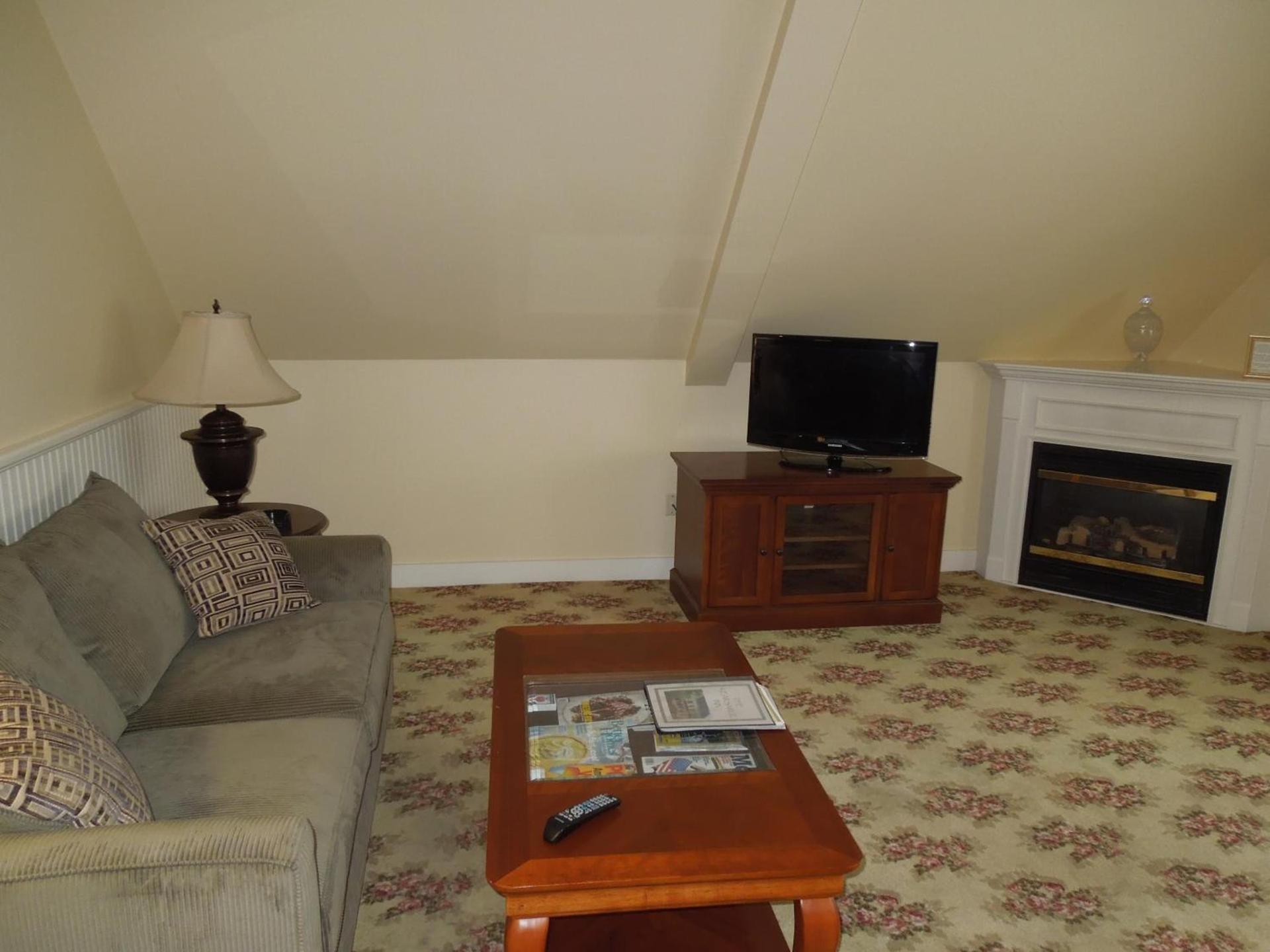 Kearsarge Inn photo 24