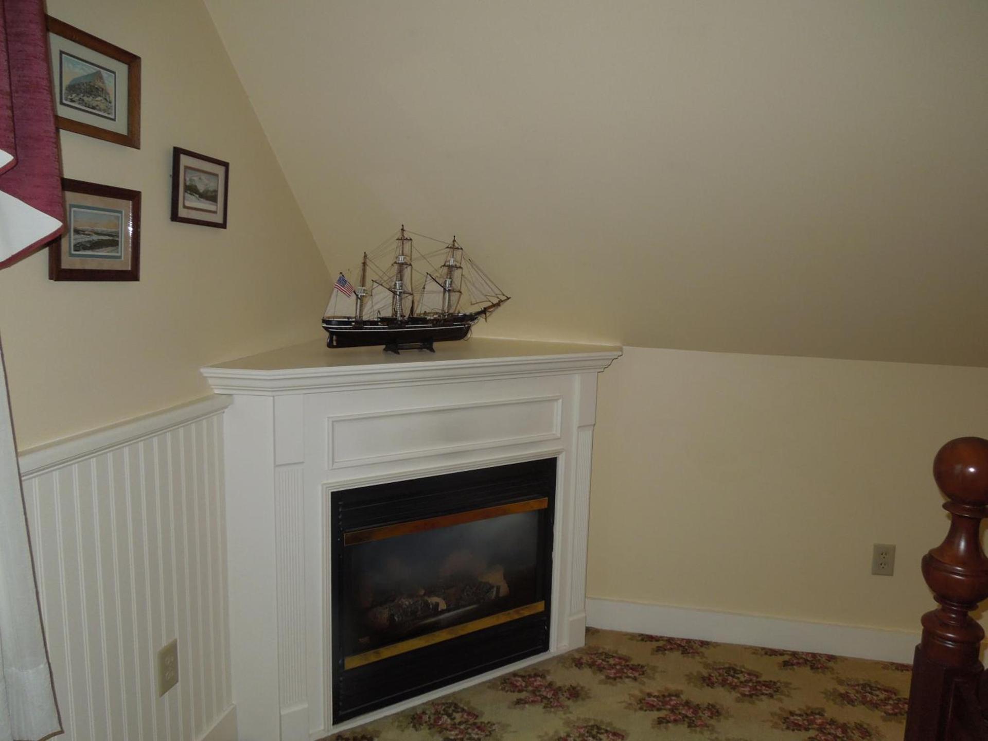 Kearsarge Inn photo 29