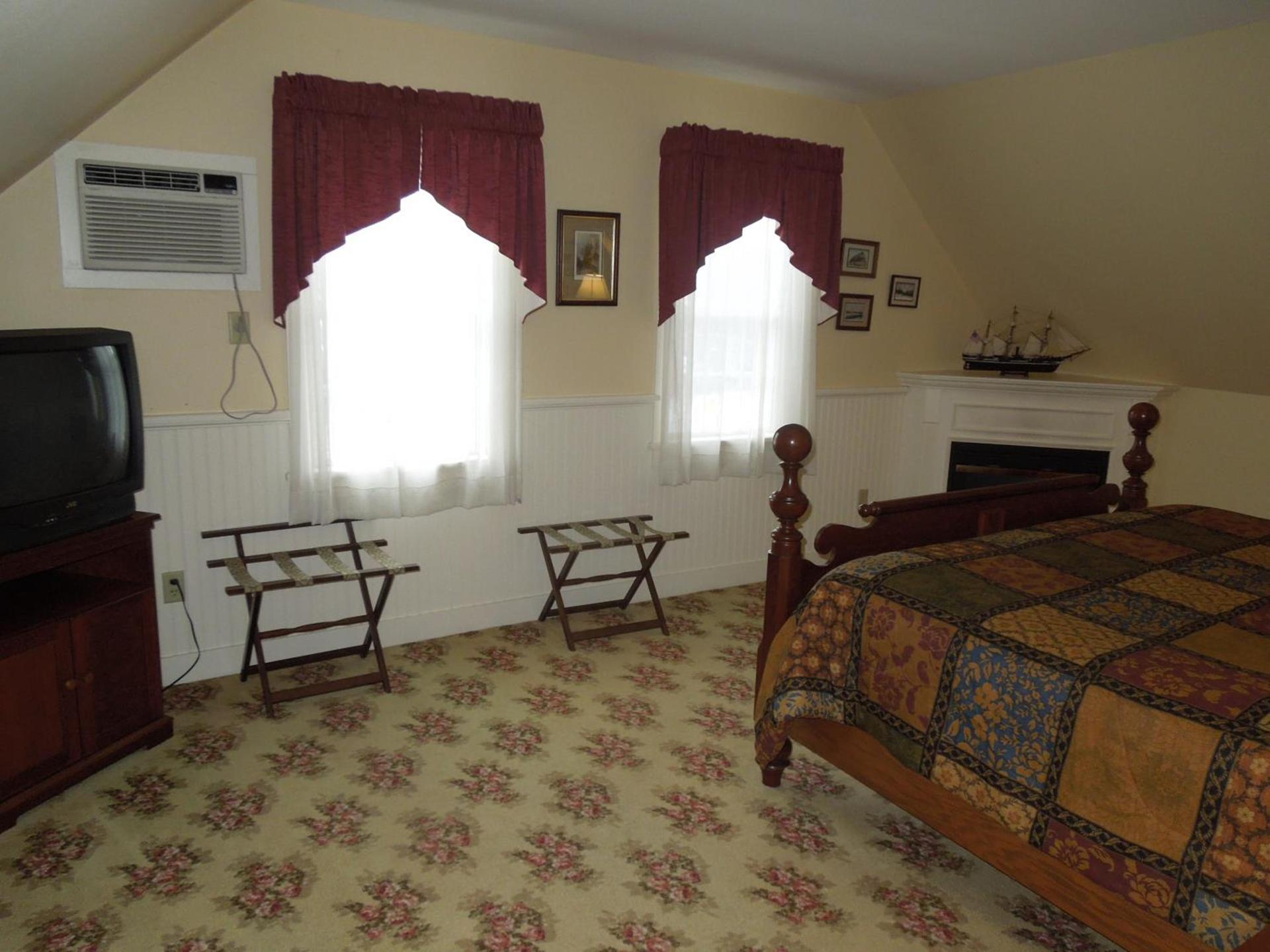 Kearsarge Inn photo 30