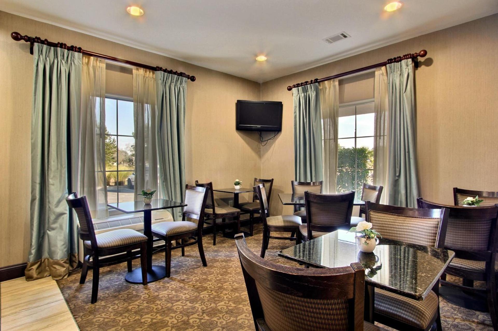 Magnolia Inn and Suites Pooler photo 7