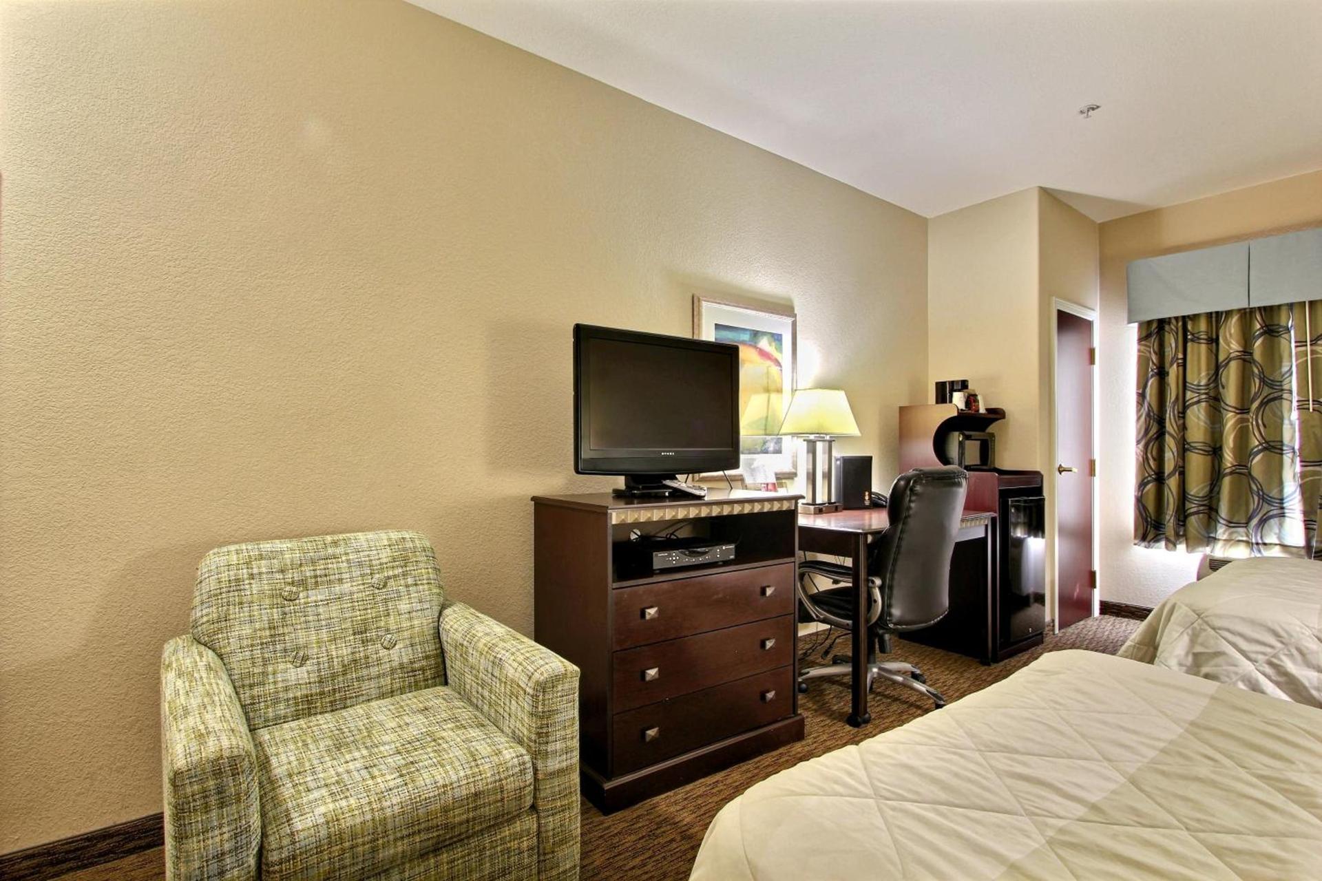Magnolia Inn and Suites Pooler photo 17