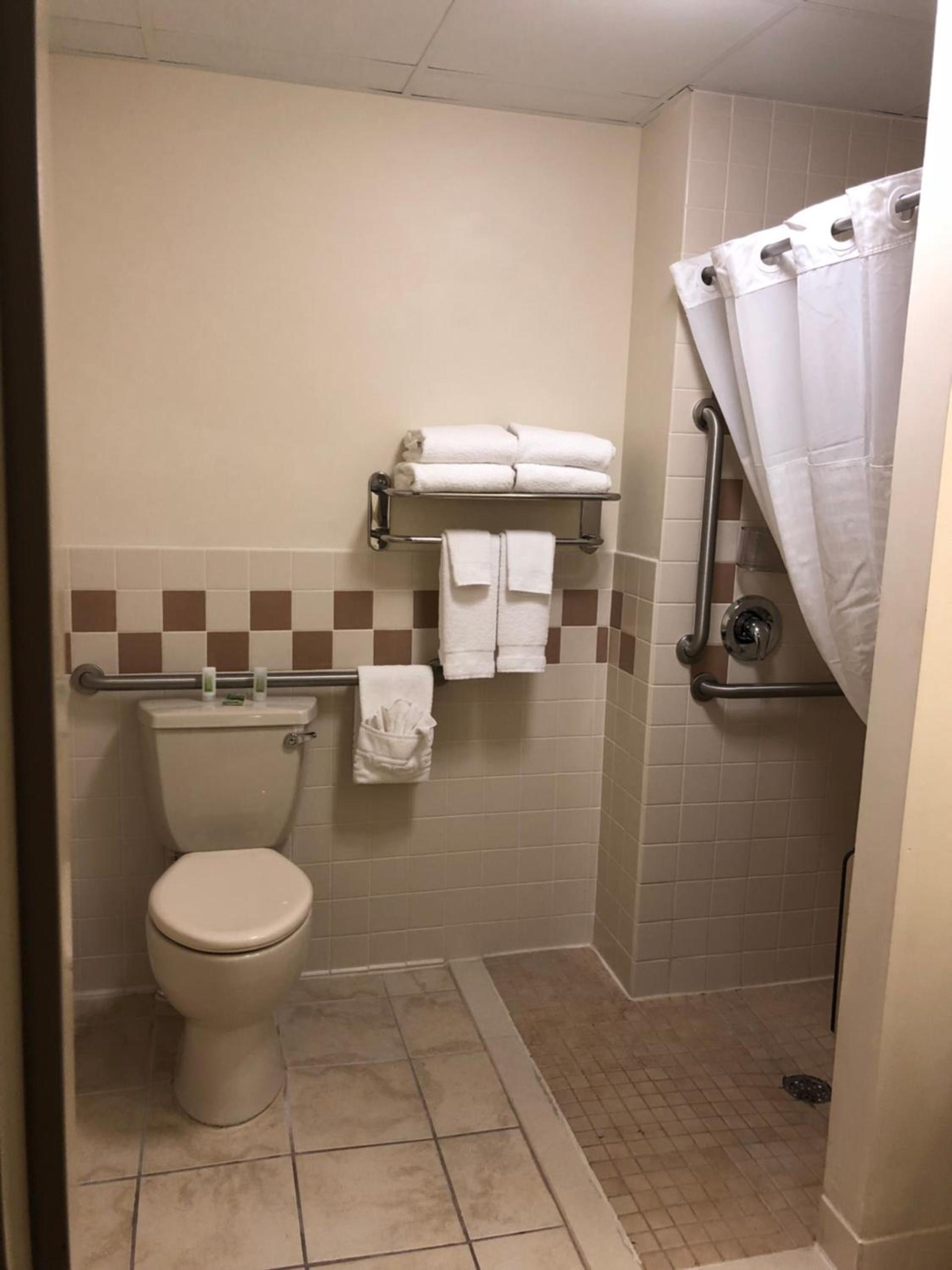 AmericInn by Wyndham Princeton IL photo 2