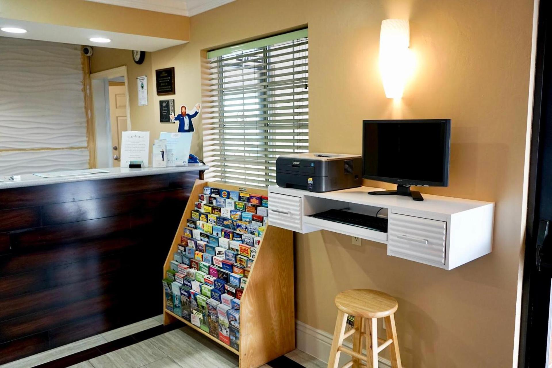 Howard Johnson by Wyndham Salinas photo 34