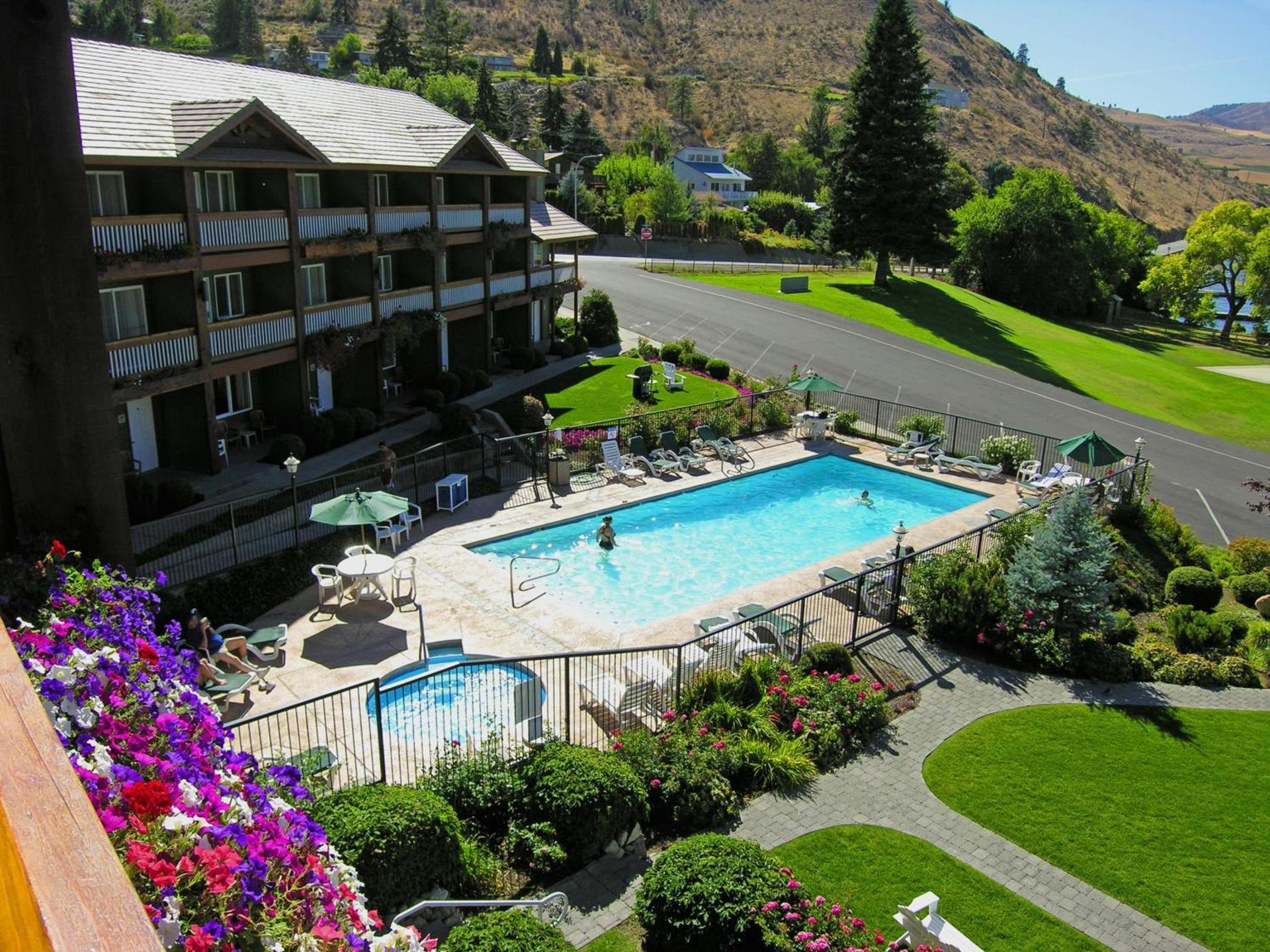 Lakeside Lodge and Suites photo 41