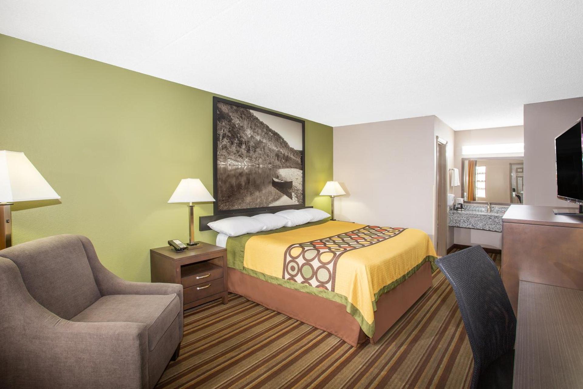 Super 8 by Wyndham Springdale AR photo 32