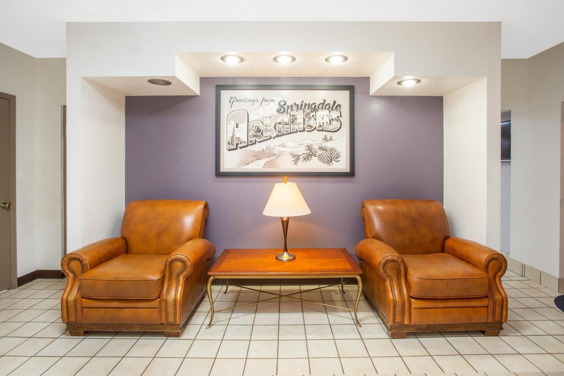 Super 8 by Wyndham Springdale AR photo 24