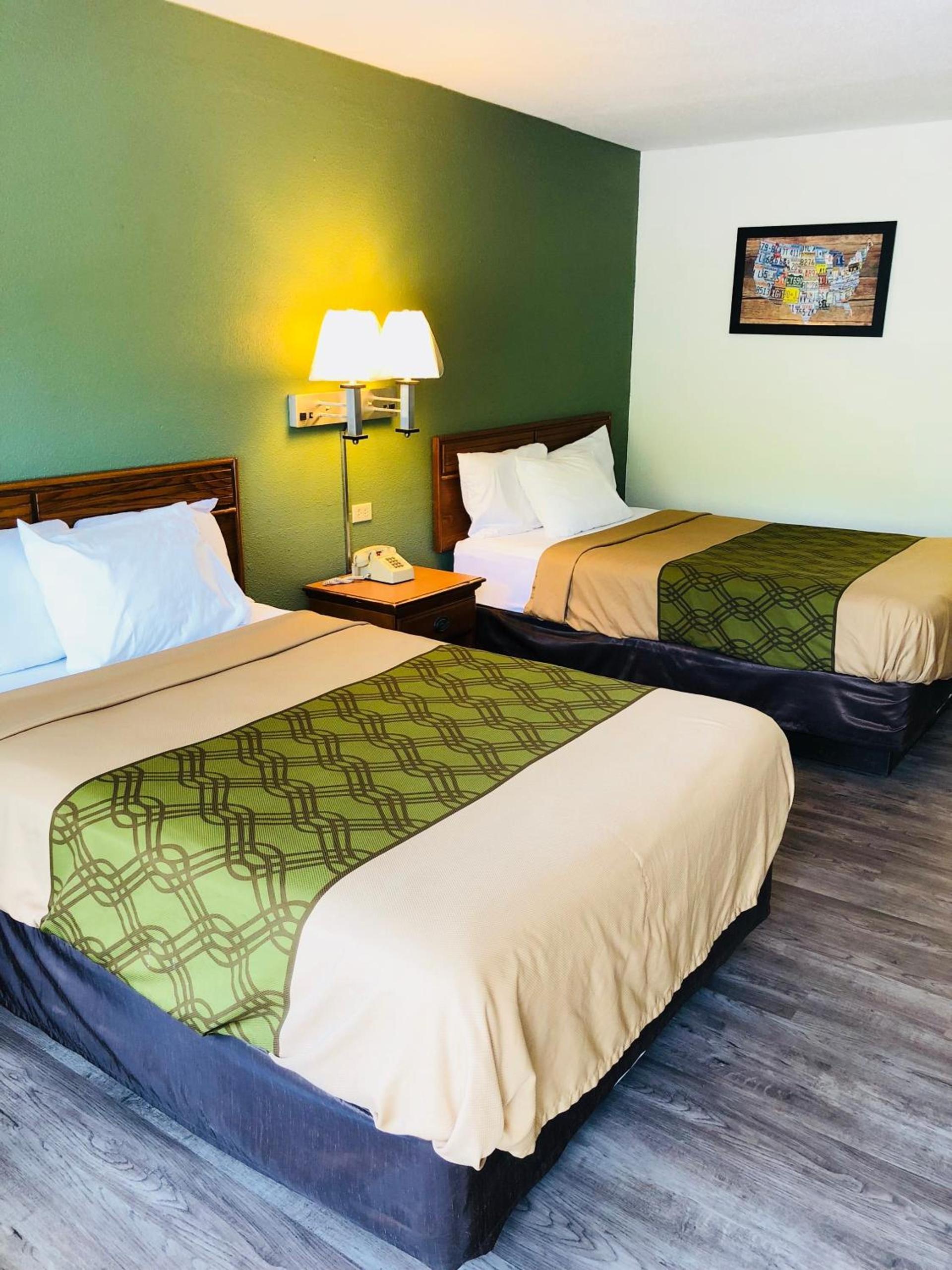 Econo Lodge photo 2