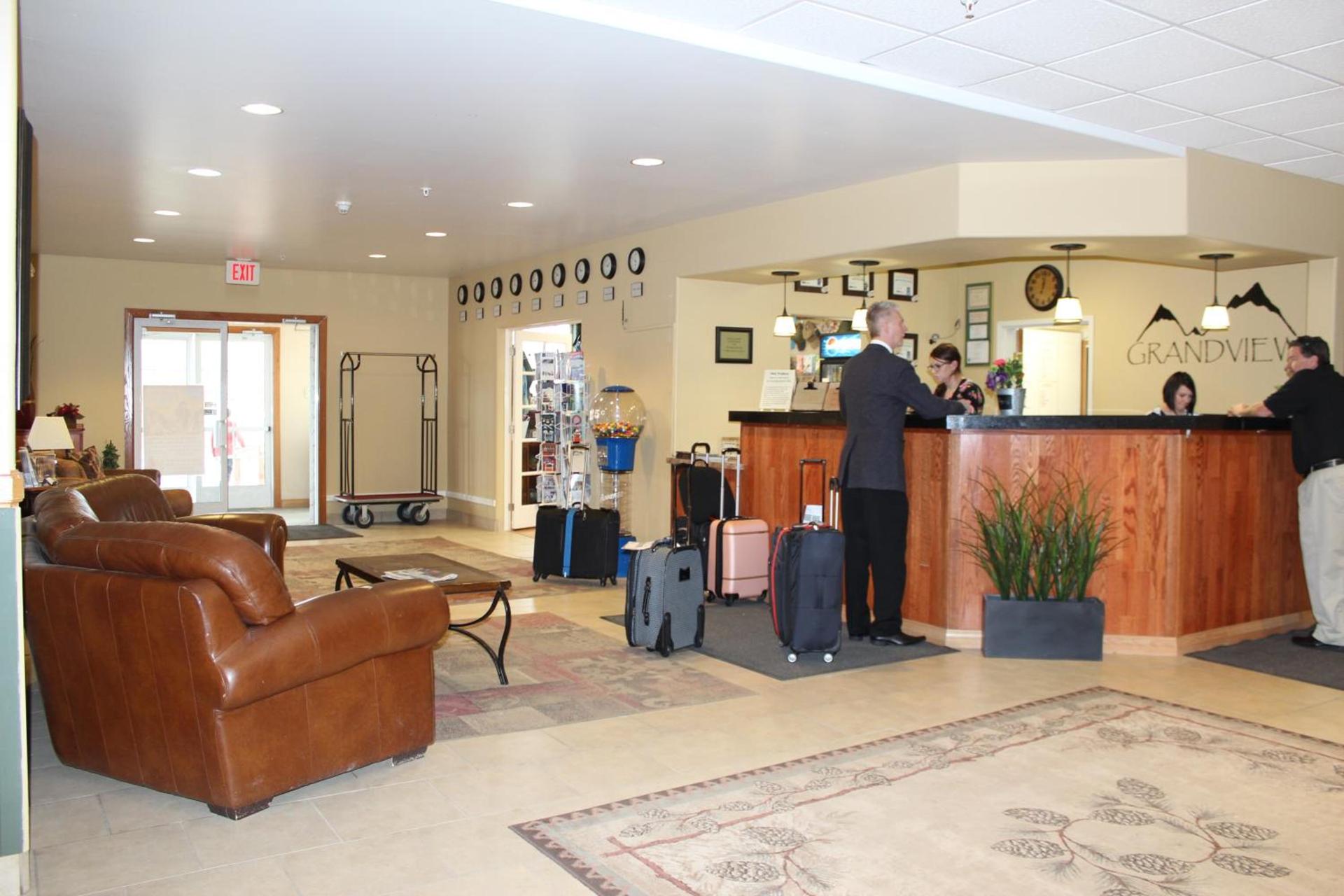 Grand View Inn & Suites photo 17
