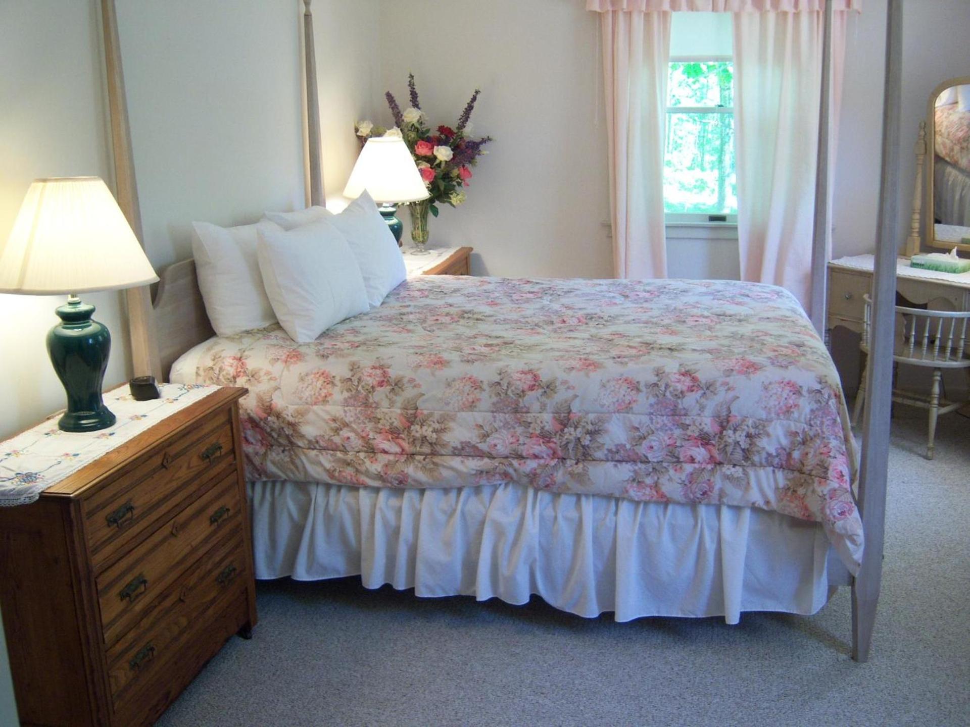High Tide Inn on the Ocean, Motel and Cottages photo 61