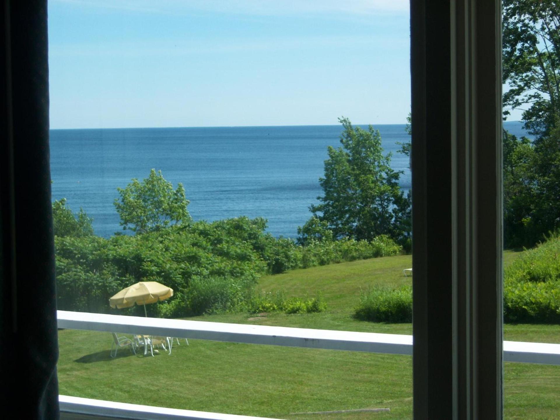 High Tide Inn on the Ocean, Motel and Cottages photo 36