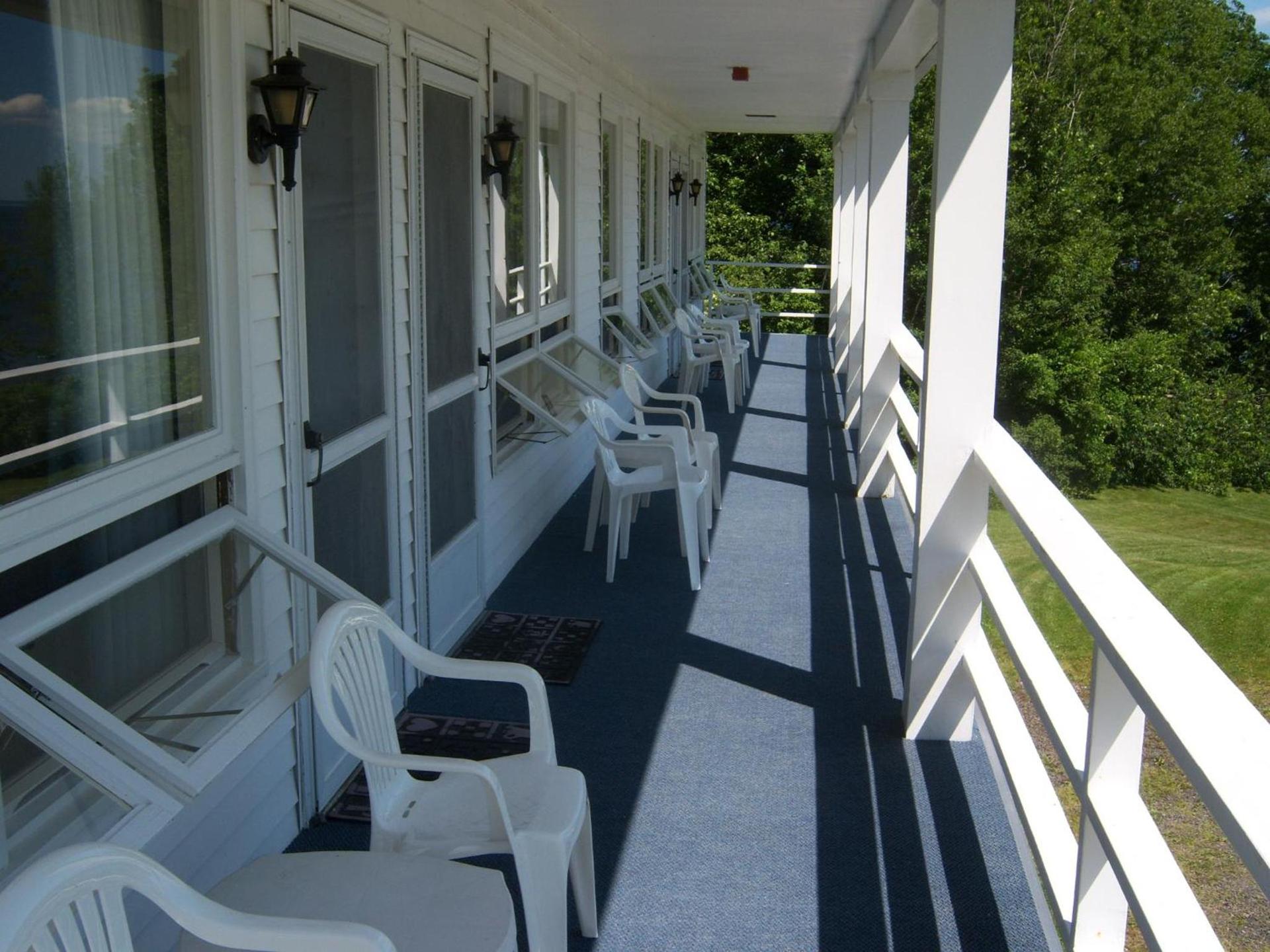 High Tide Inn on the Ocean, Motel and Cottages photo 63