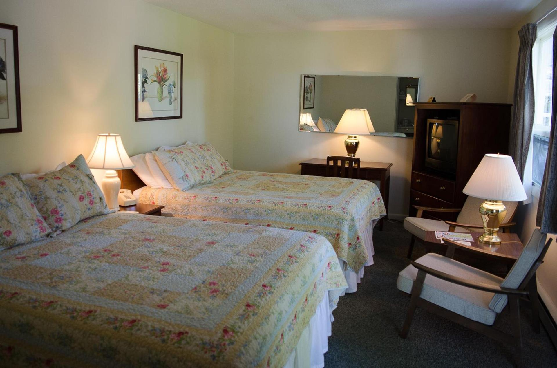 High Tide Inn on the Ocean, Motel and Cottages photo 33