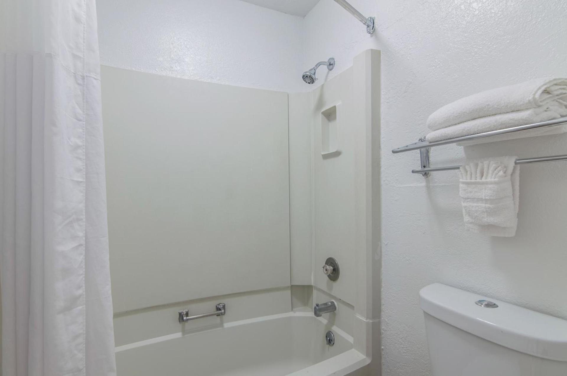 Motel 6-Liberal, KS photo 33