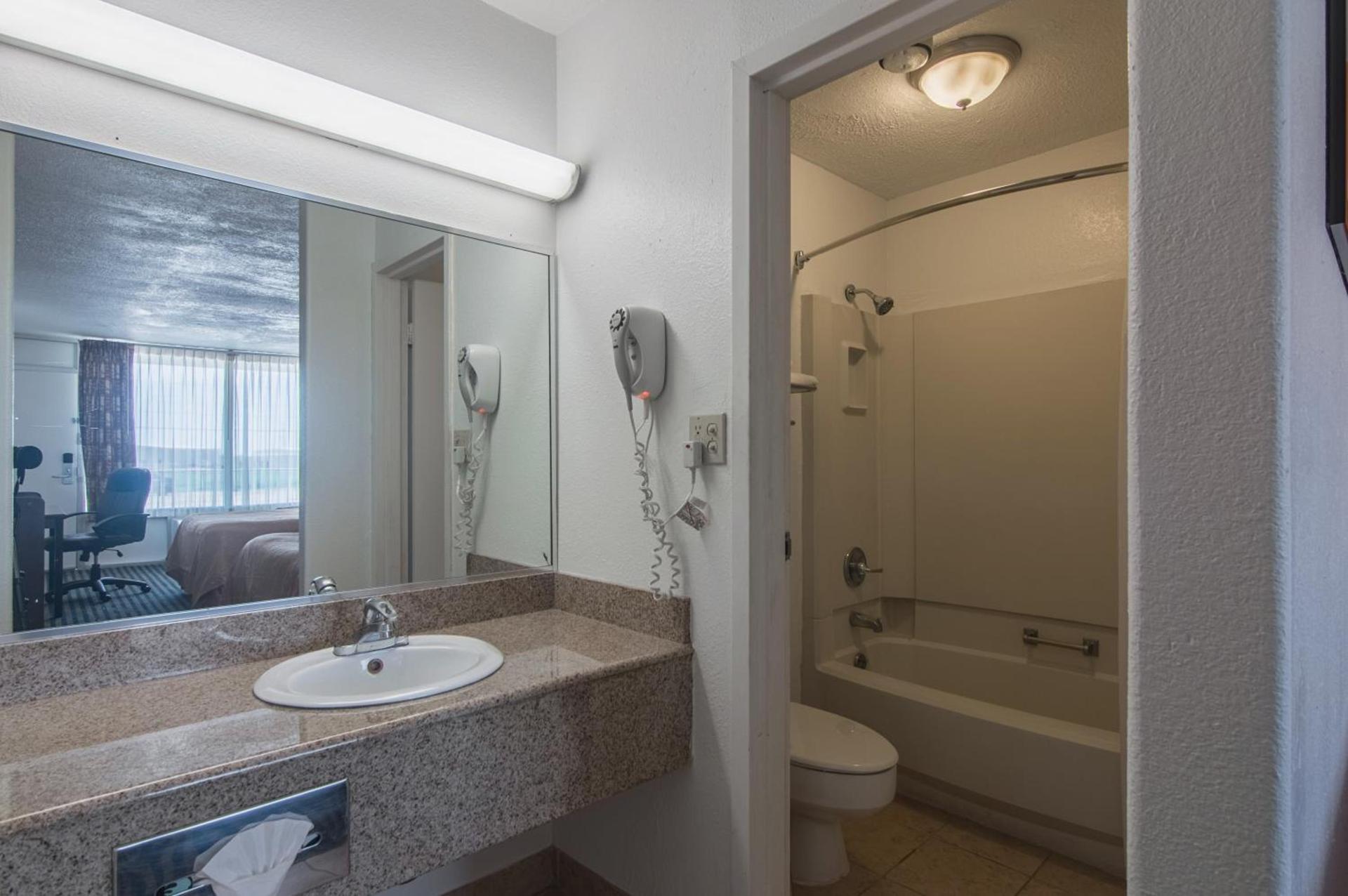 Motel 6-Liberal, KS photo 36