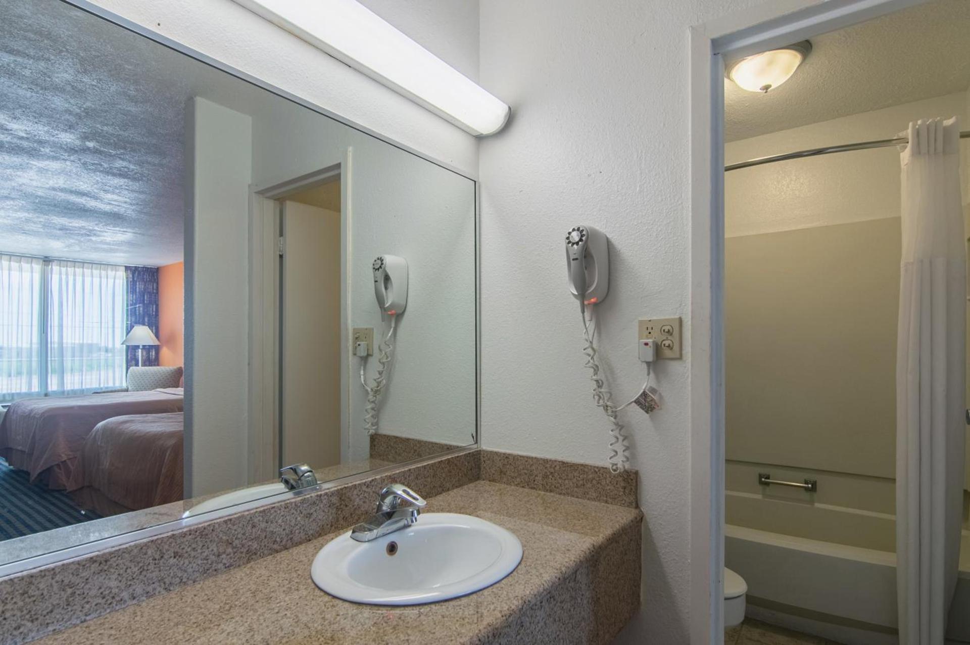 Motel 6-Liberal, KS photo 37