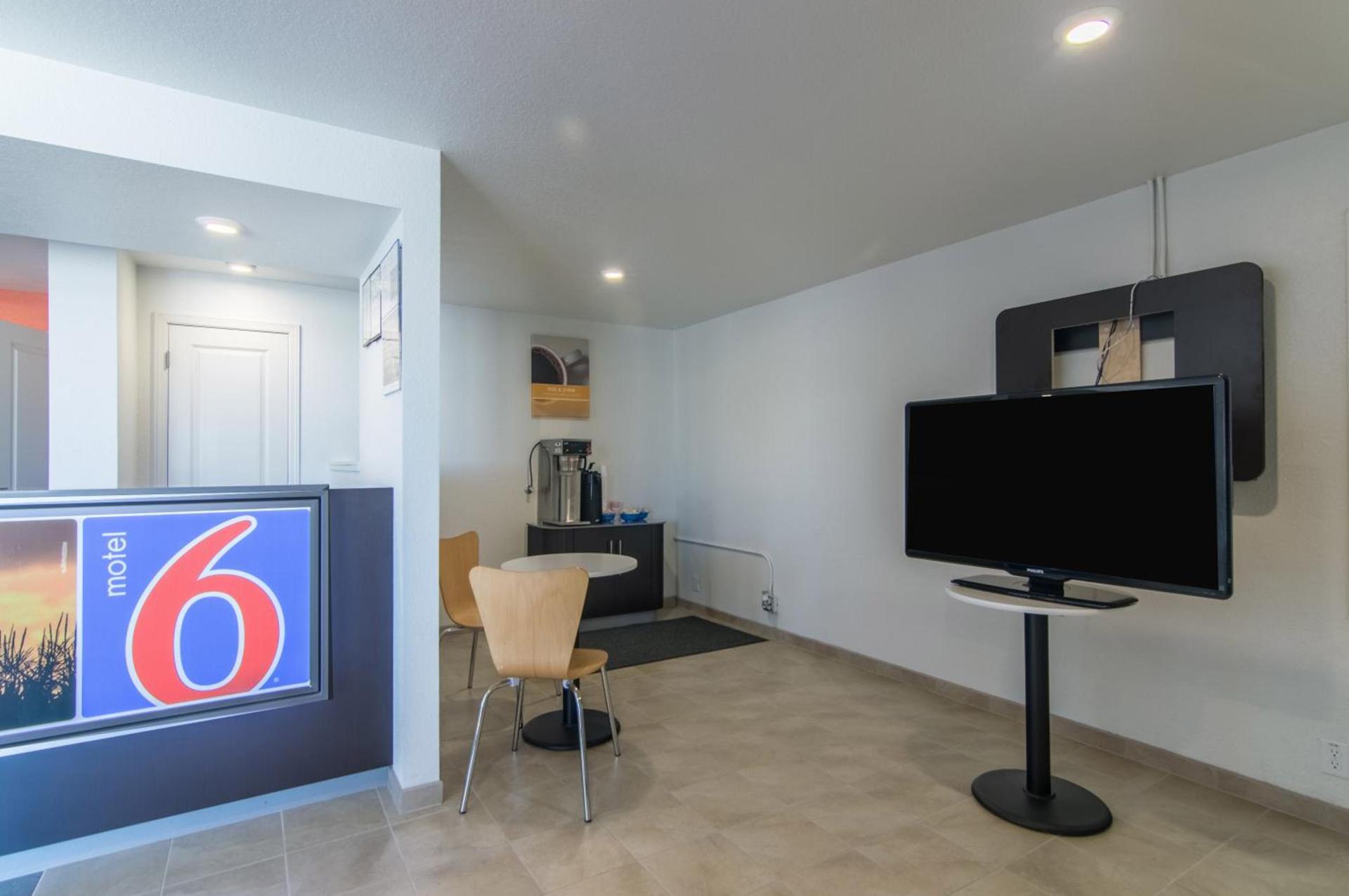 Motel 6-Liberal, KS photo 51