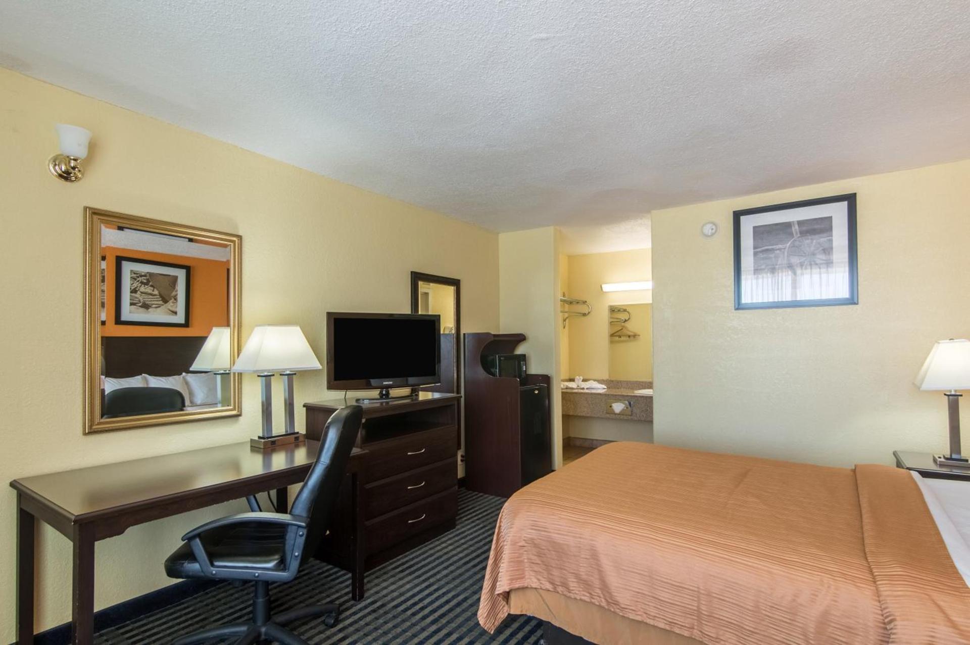 Motel 6-Liberal, KS photo 58