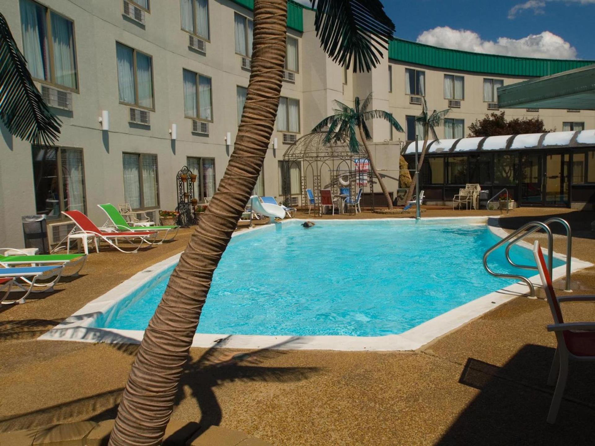 Lamplighter Inn-South photo 5