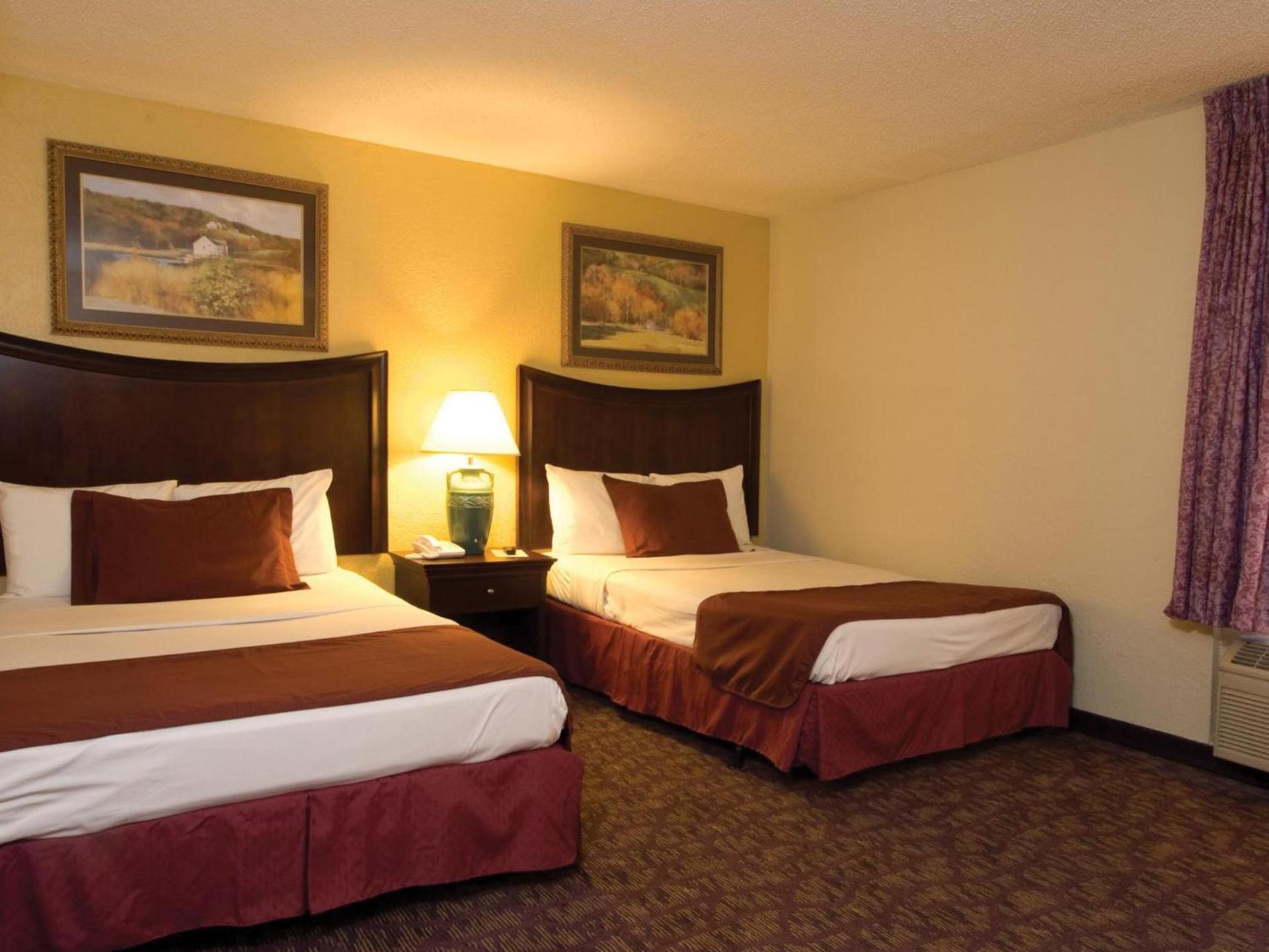Lamplighter Inn-South photo 3