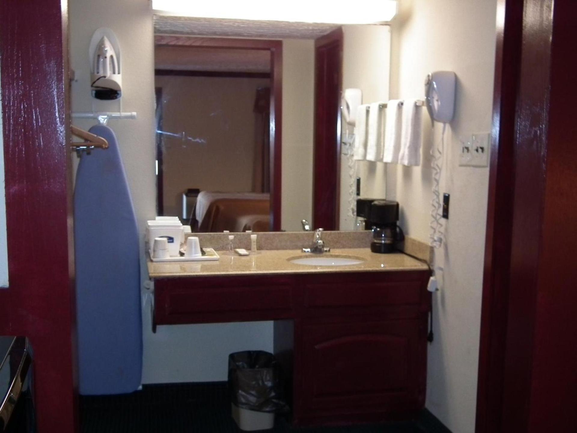 Howard Johnson by Wyndham San Marcos photo 52