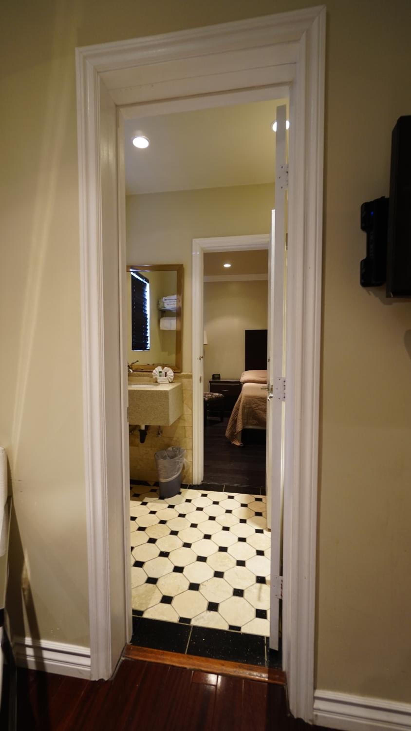 Trylon Hotel - Hollywood photo 32