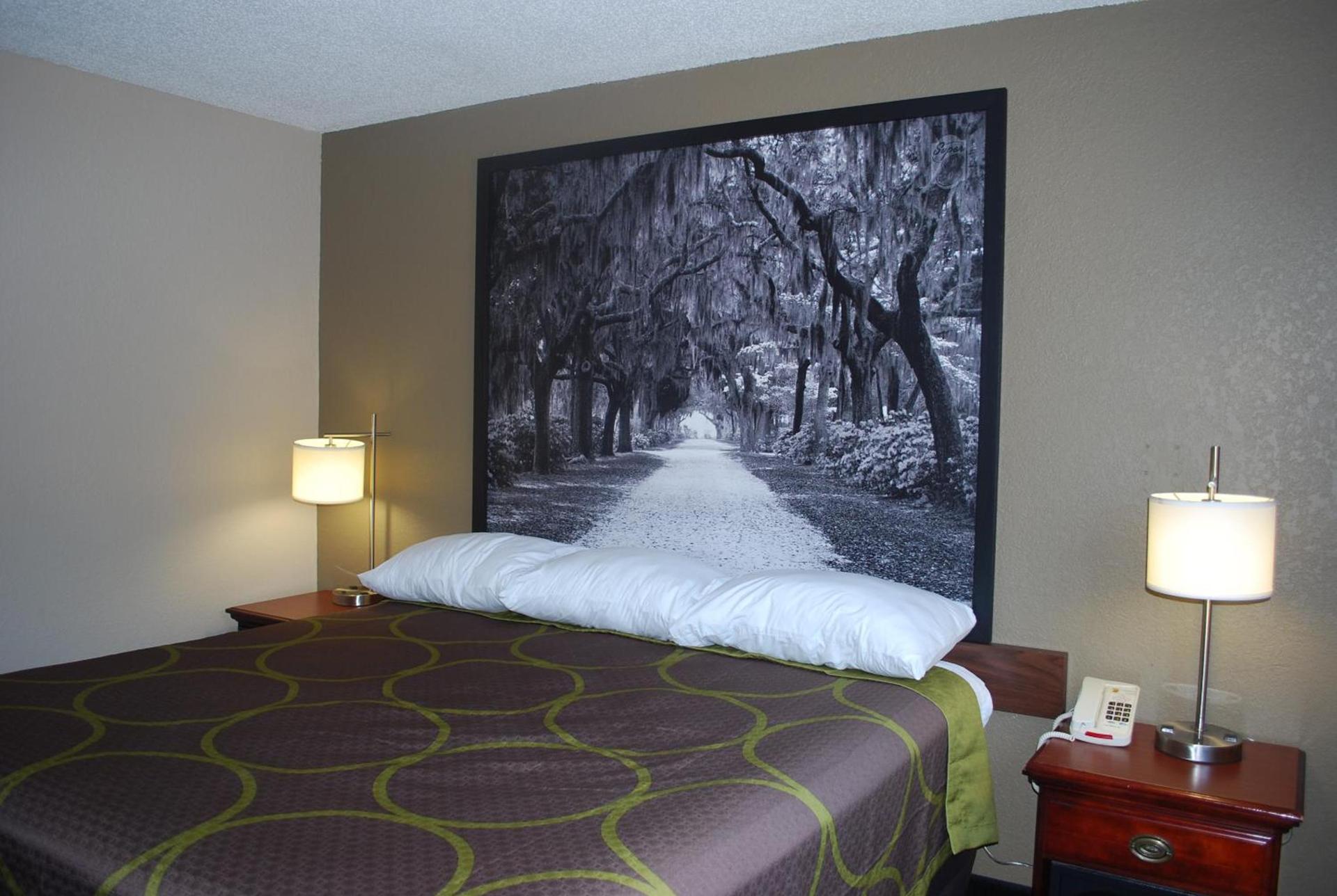 Super 8 by Wyndham Warner Robins photo 14