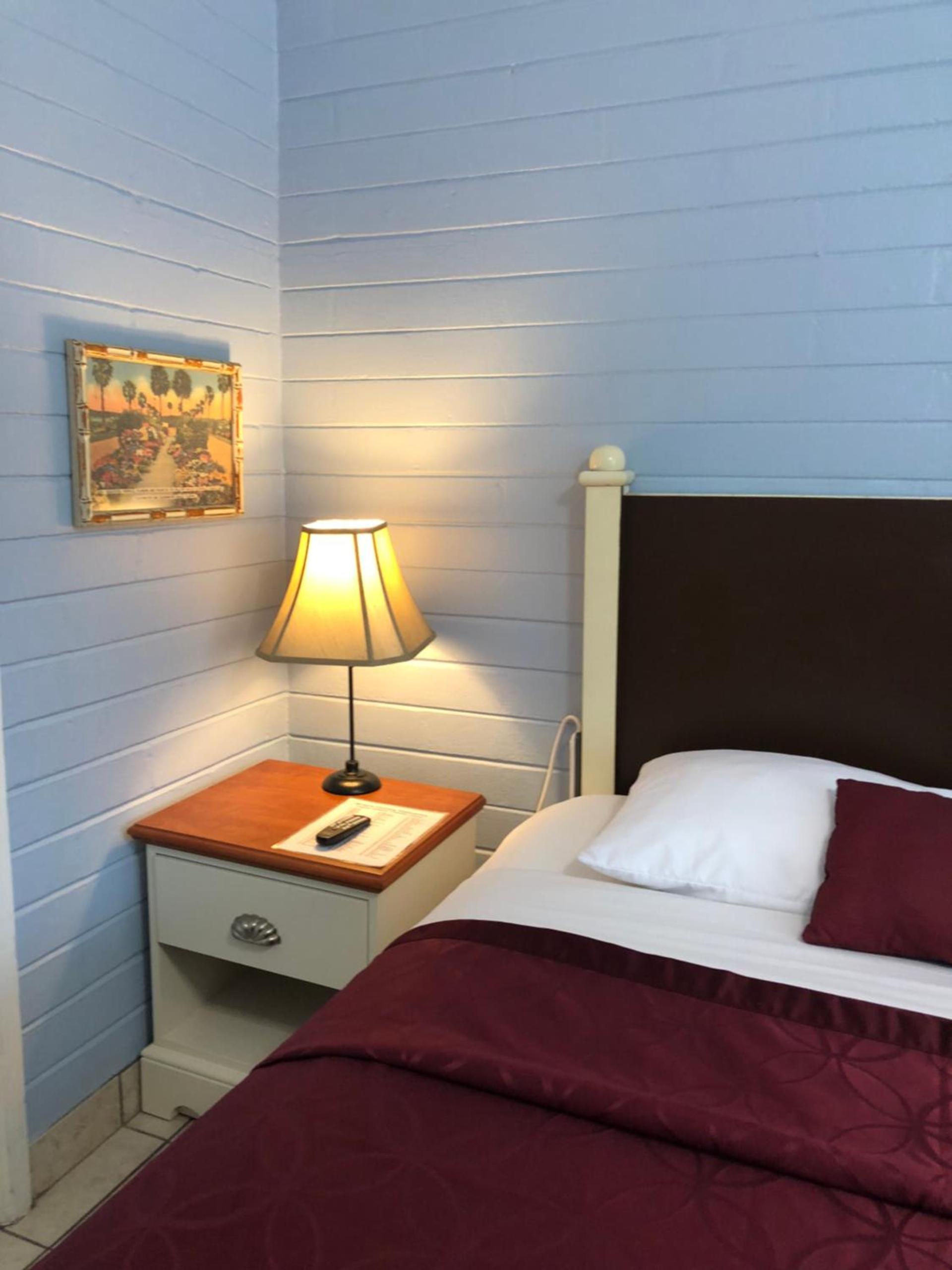 Lakeside Inn and Cafe photo 65