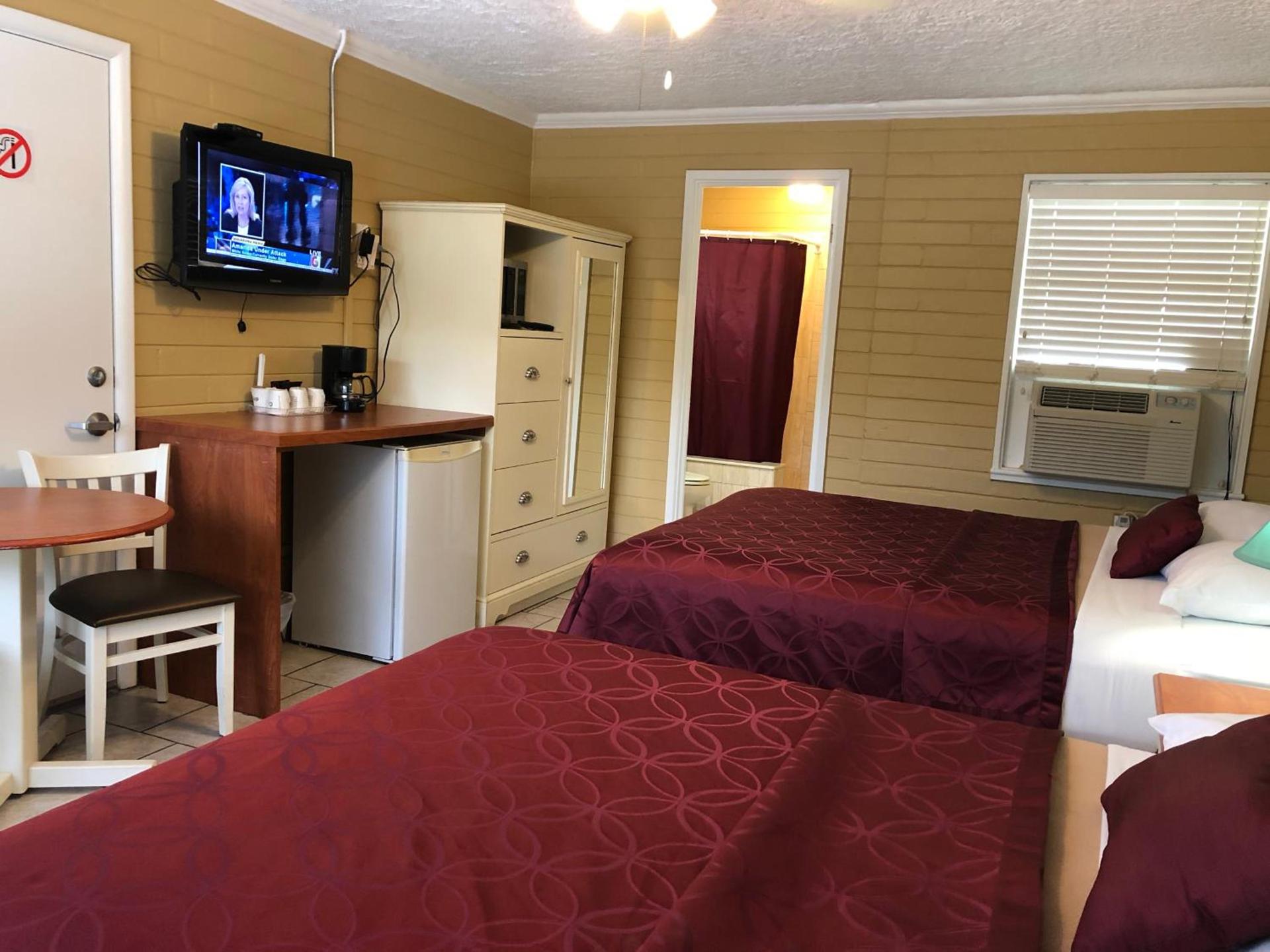 Lakeside Inn and Cafe photo 94