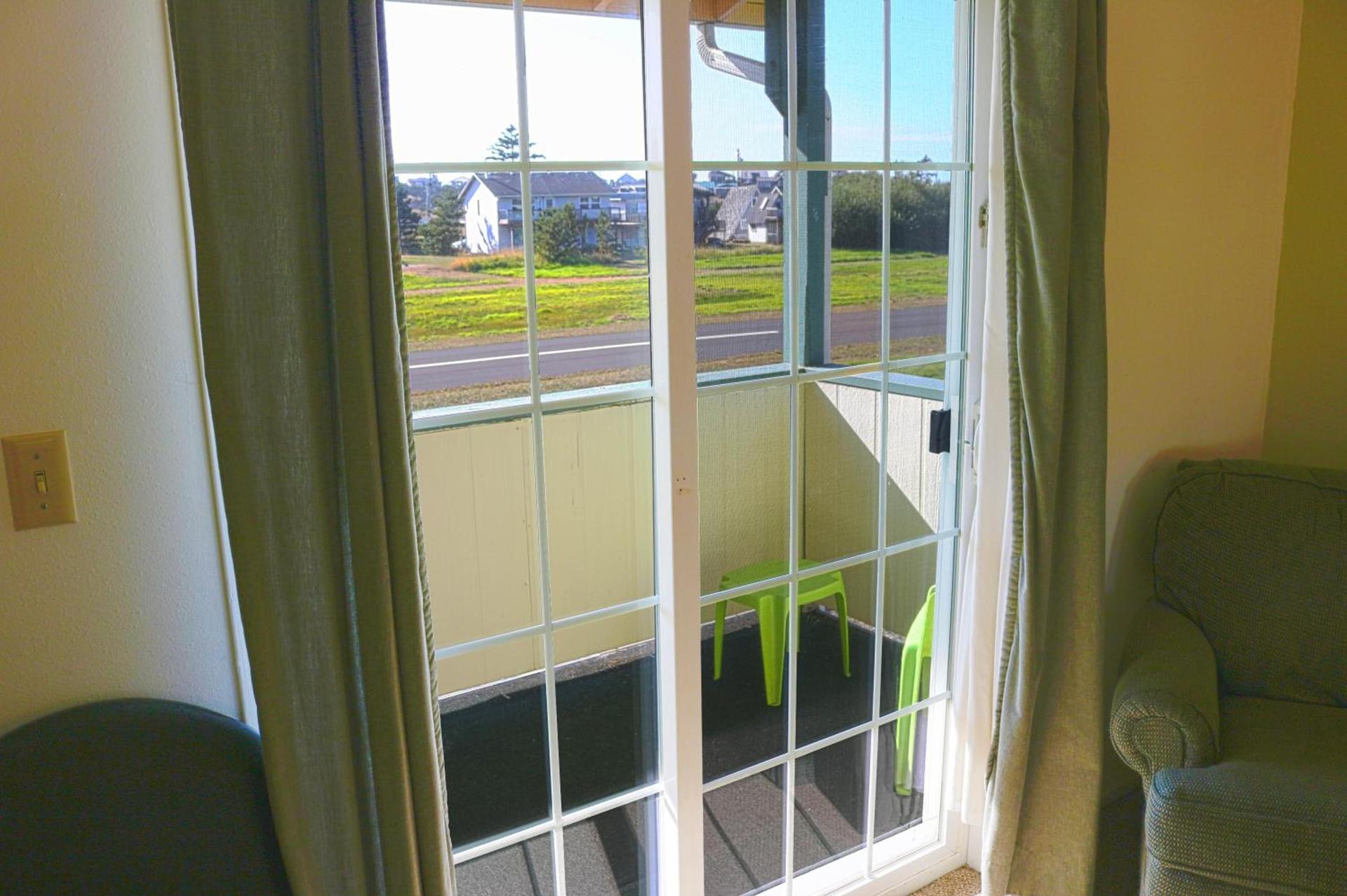 Pacific City Inn photo 8
