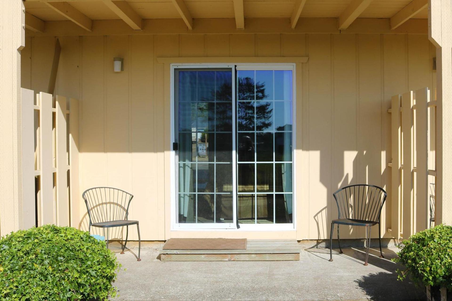 Pacific City Inn photo 7