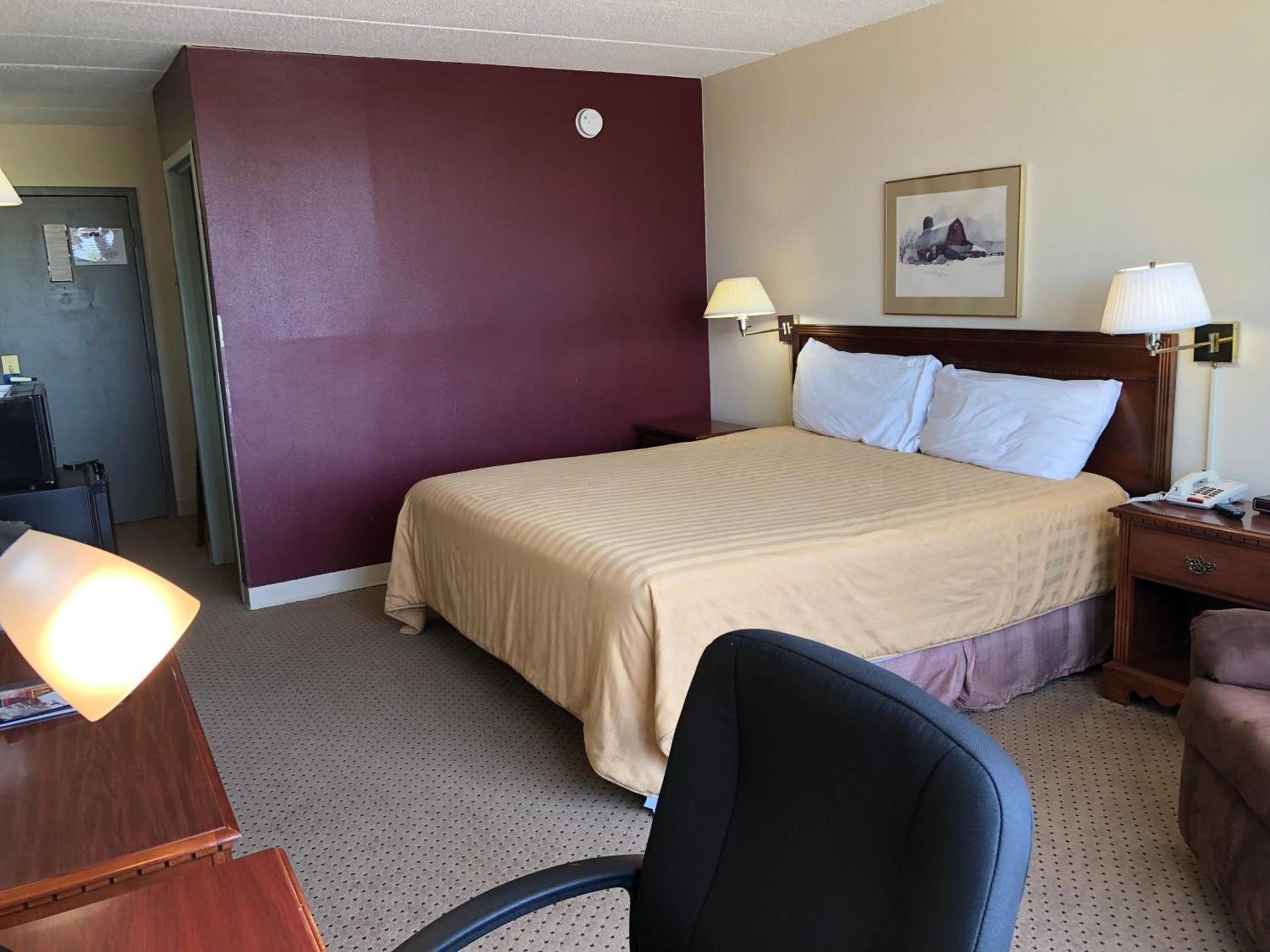 Norwood Inn & Suites Worthington photo 21