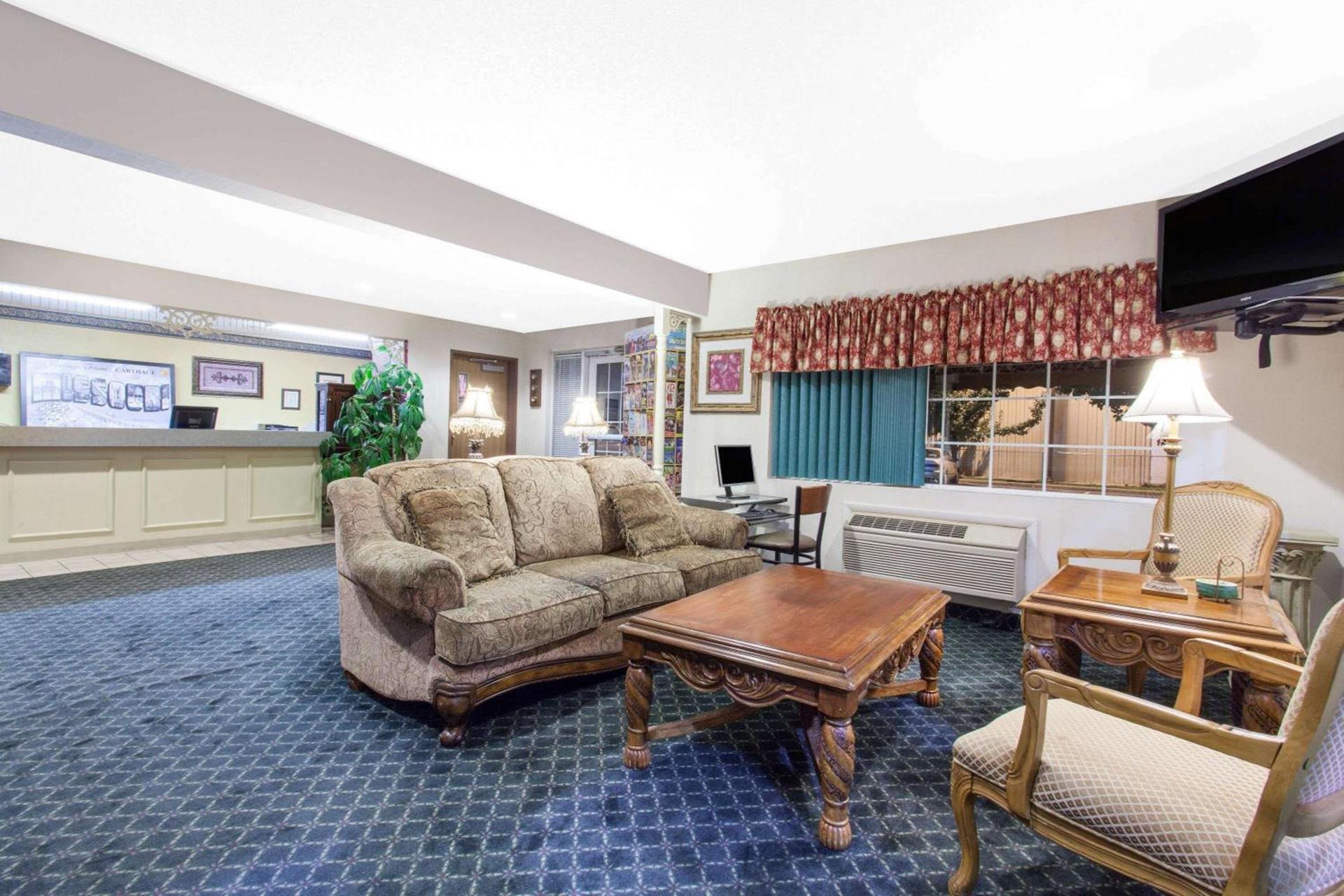 Super 8 by Wyndham Carthage photo 3