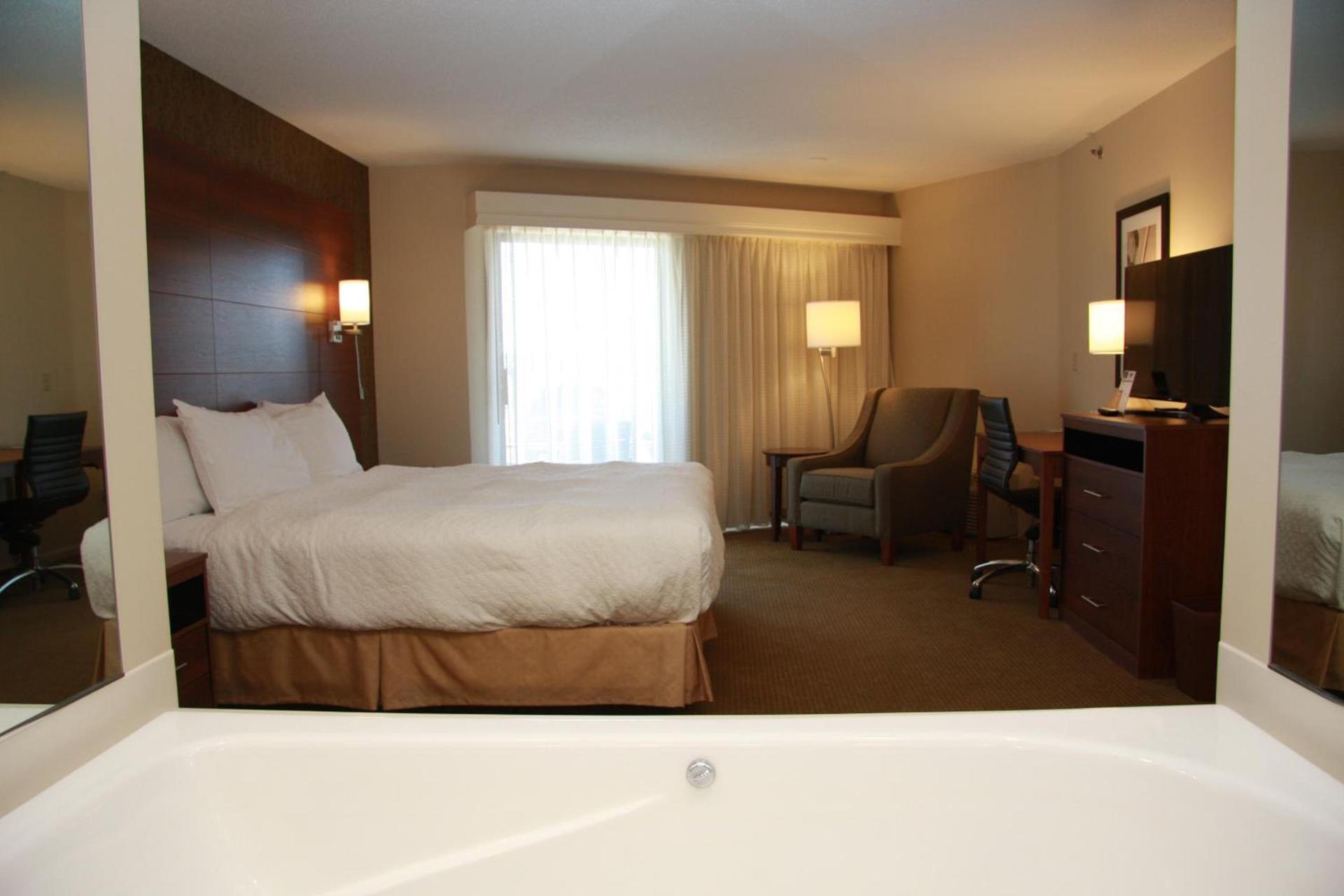 Budget Host Inn & Suites photo 10