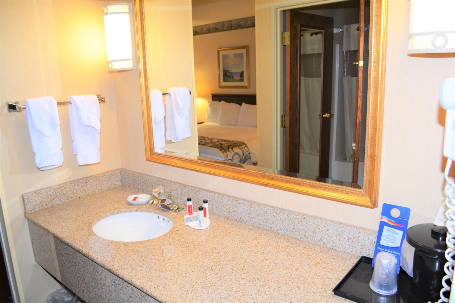 Baymont by Wyndham Waterford/Burlington WI photo 26