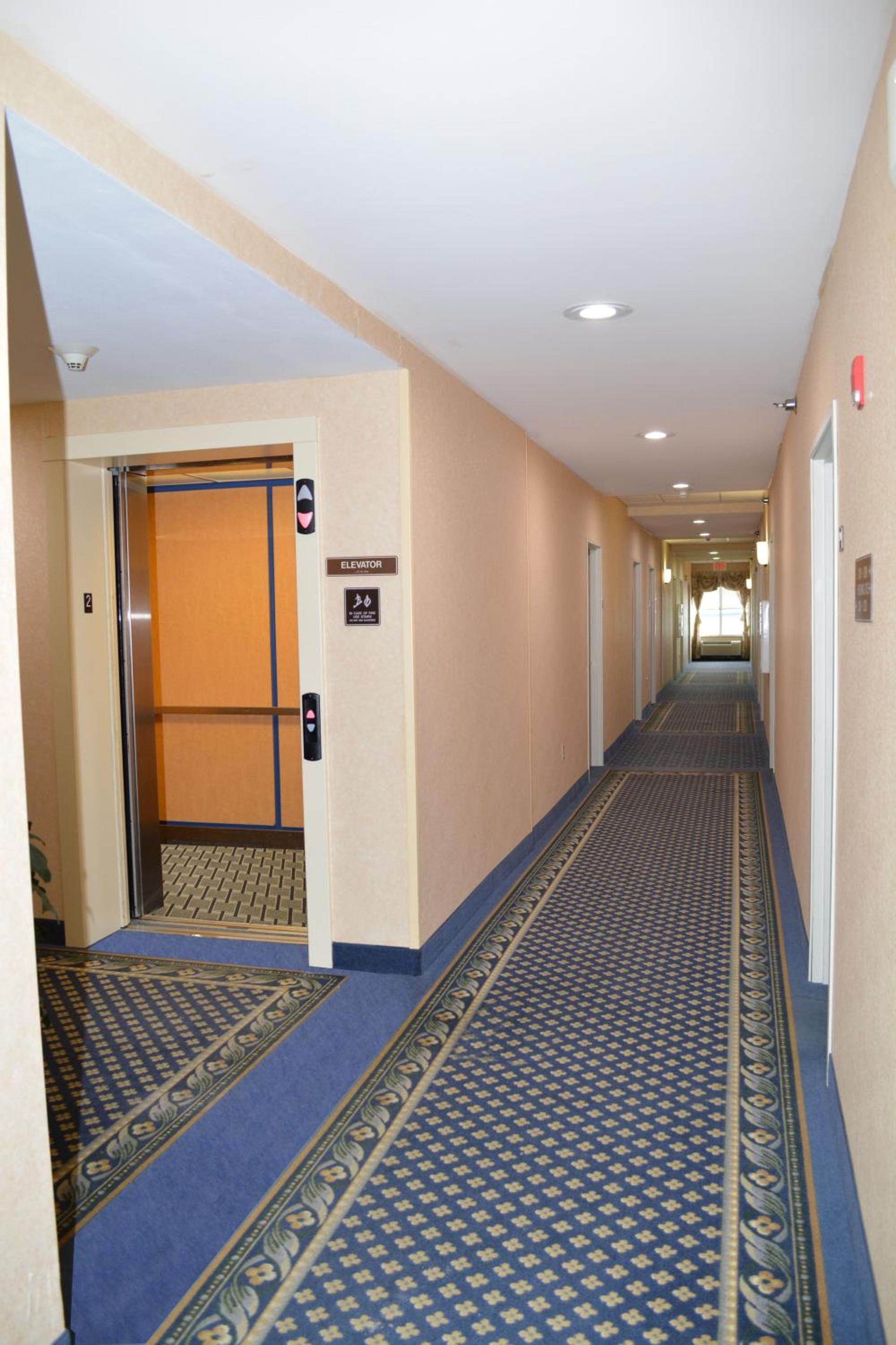 Baymont by Wyndham Waterford/Burlington WI photo 13