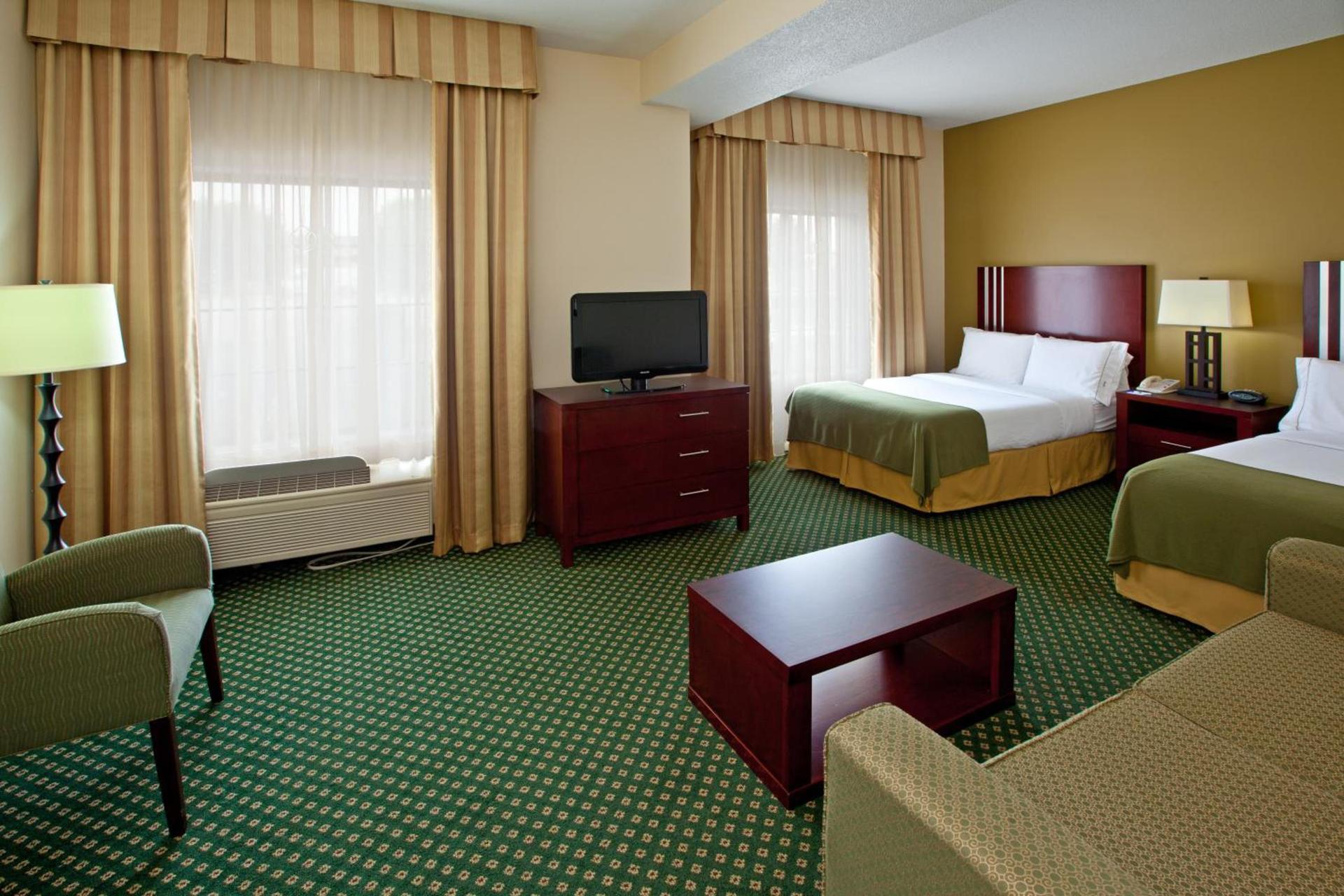 Holiday Inn Express & Suites Indianapolis - East by IHG photo 6