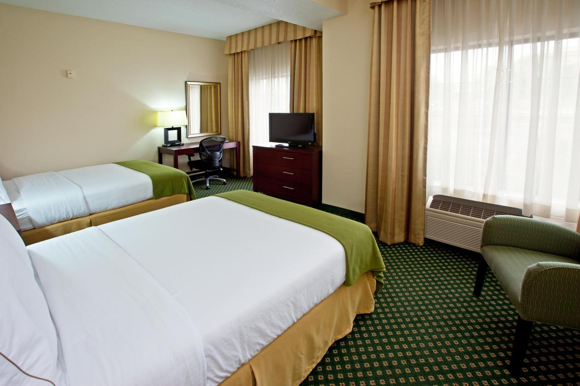 Holiday Inn Express & Suites Indianapolis - East by IHG photo 9