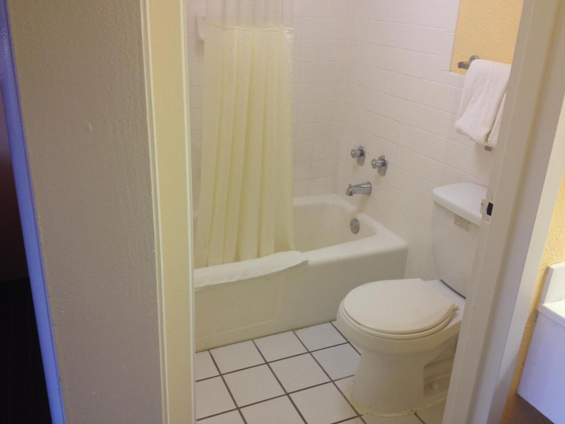 Budget Inn Express Bristol photo 5