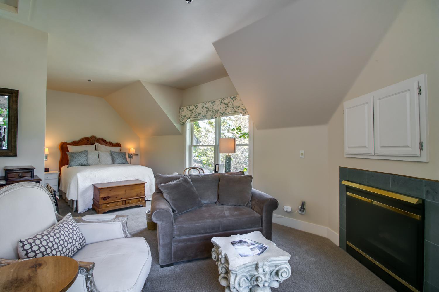 Winchester Inn photo 94