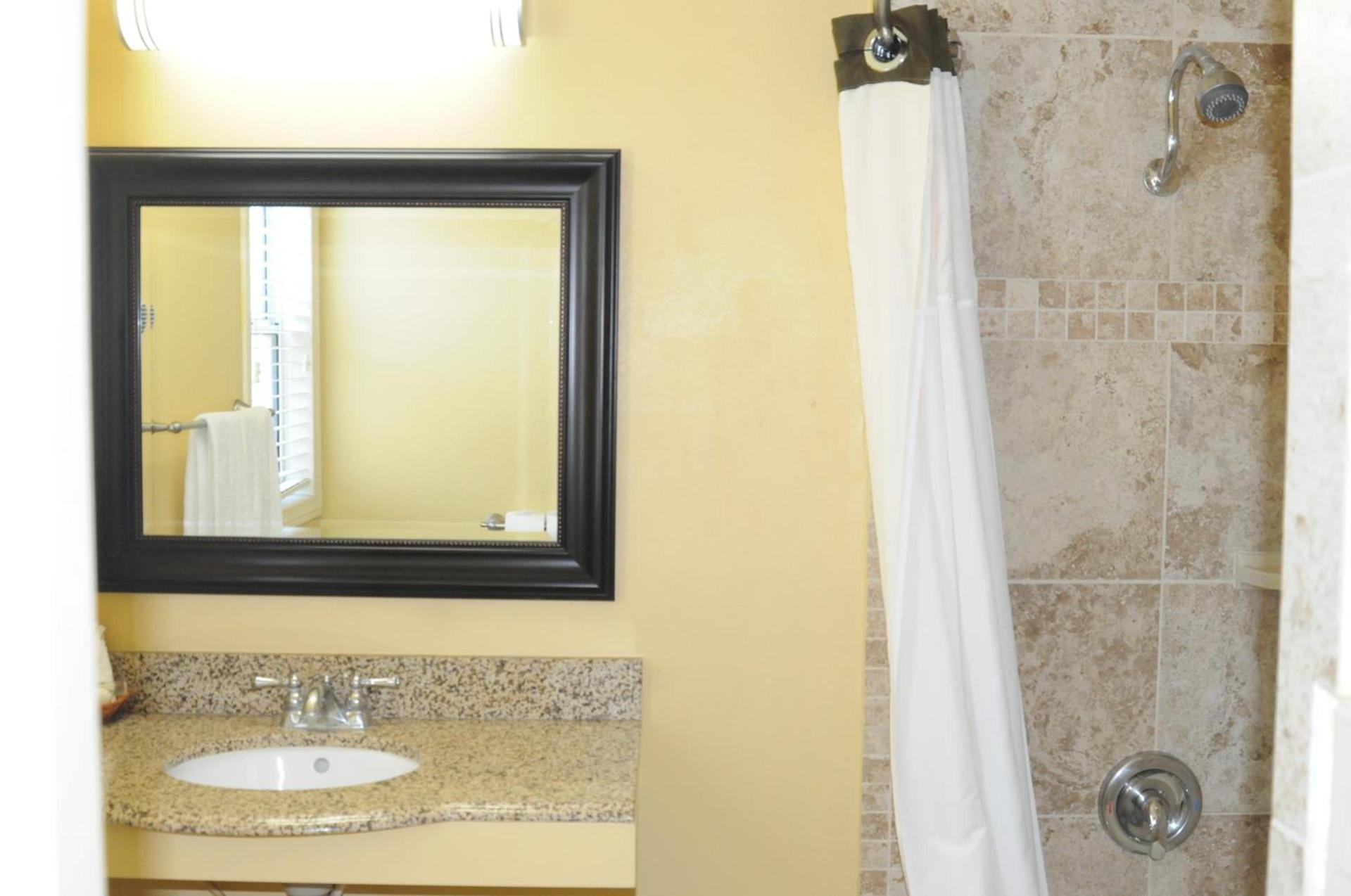 Oasis Inn and Suites photo 10