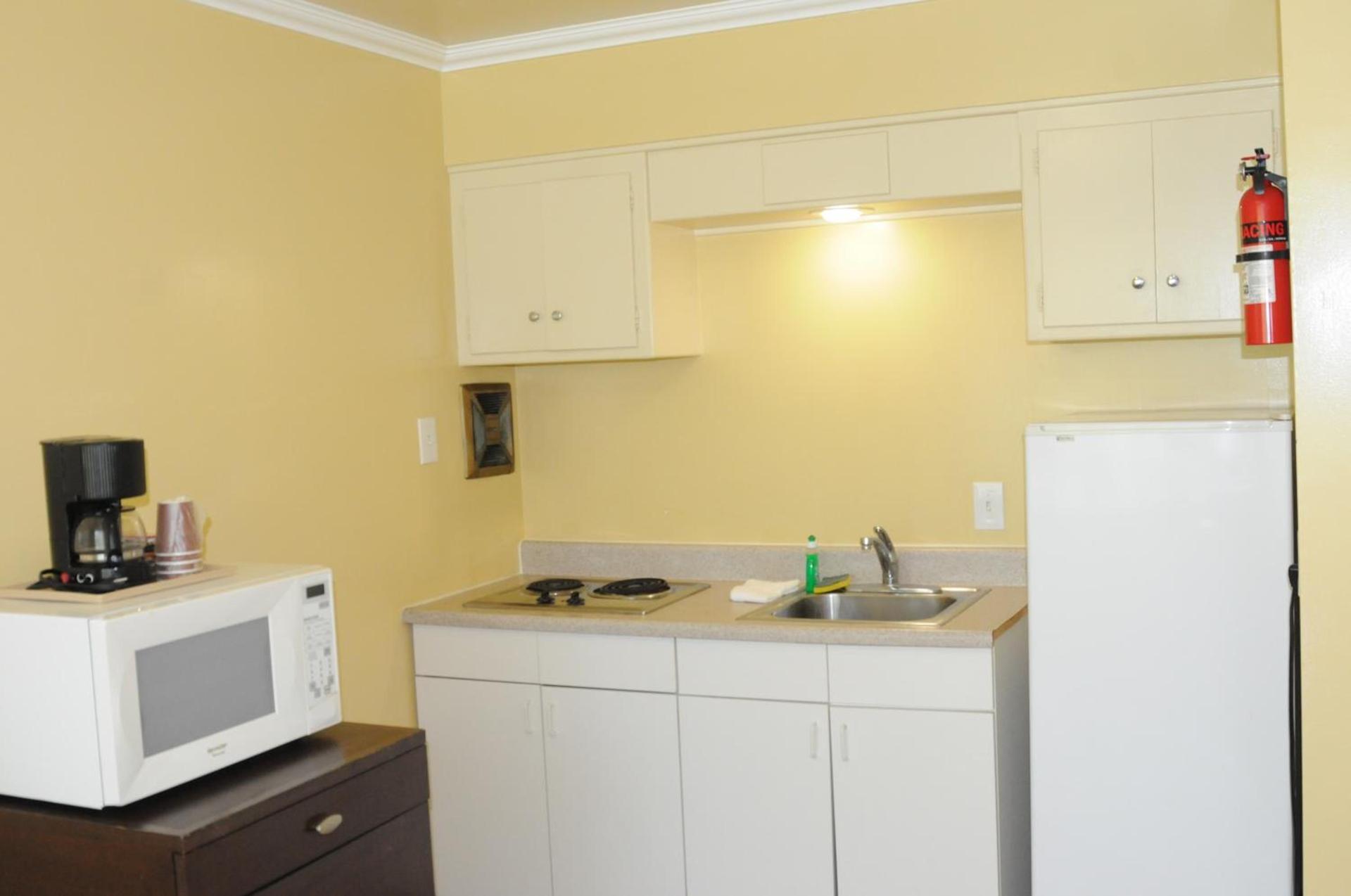 Oasis Inn and Suites photo 11