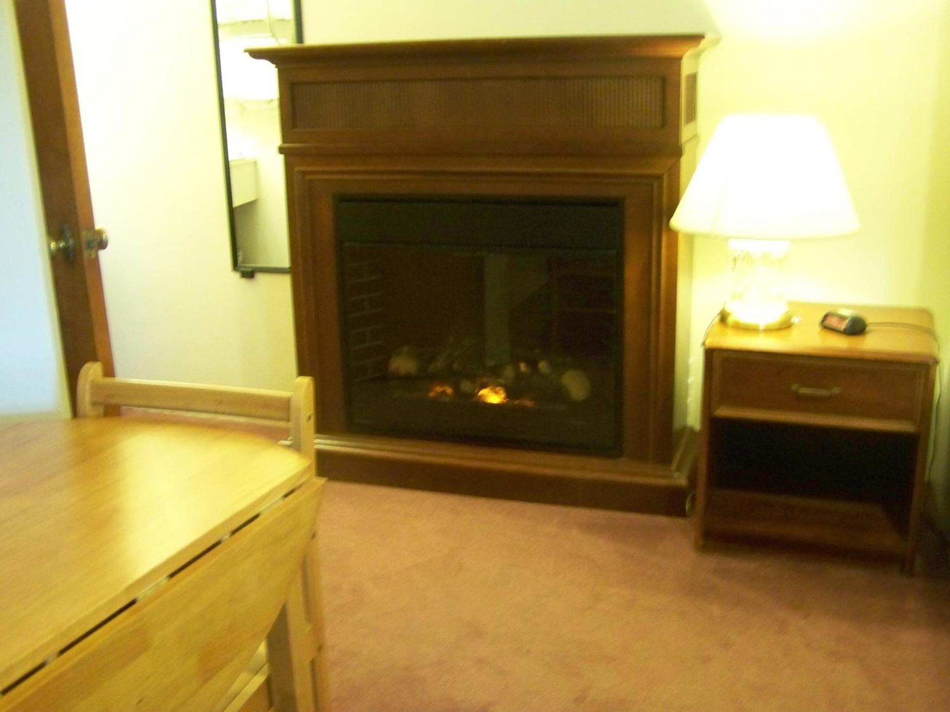 Golden Knight Inn and Suites photo 38