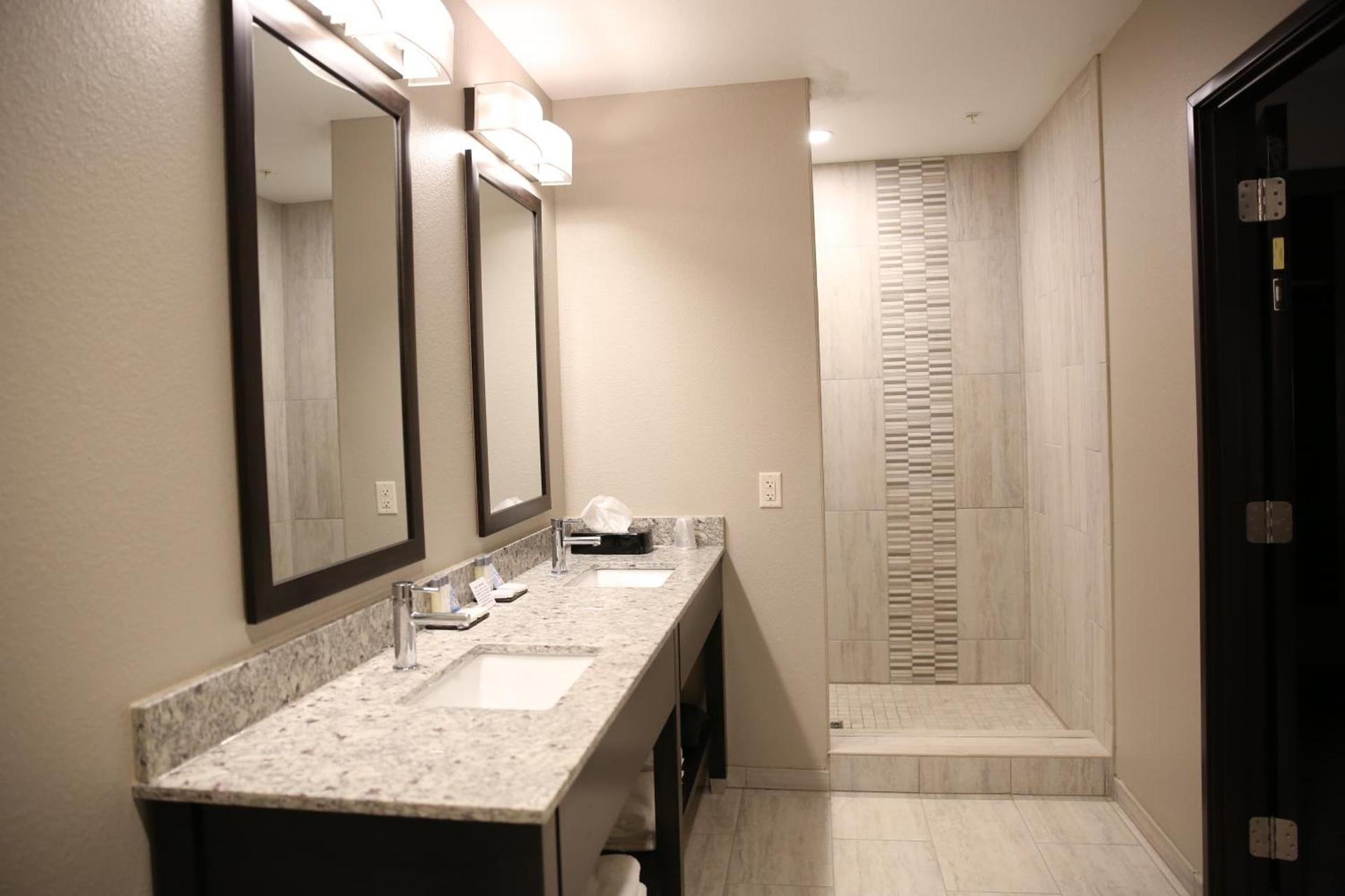 Berlin Encore Hotel & Suites photo 34