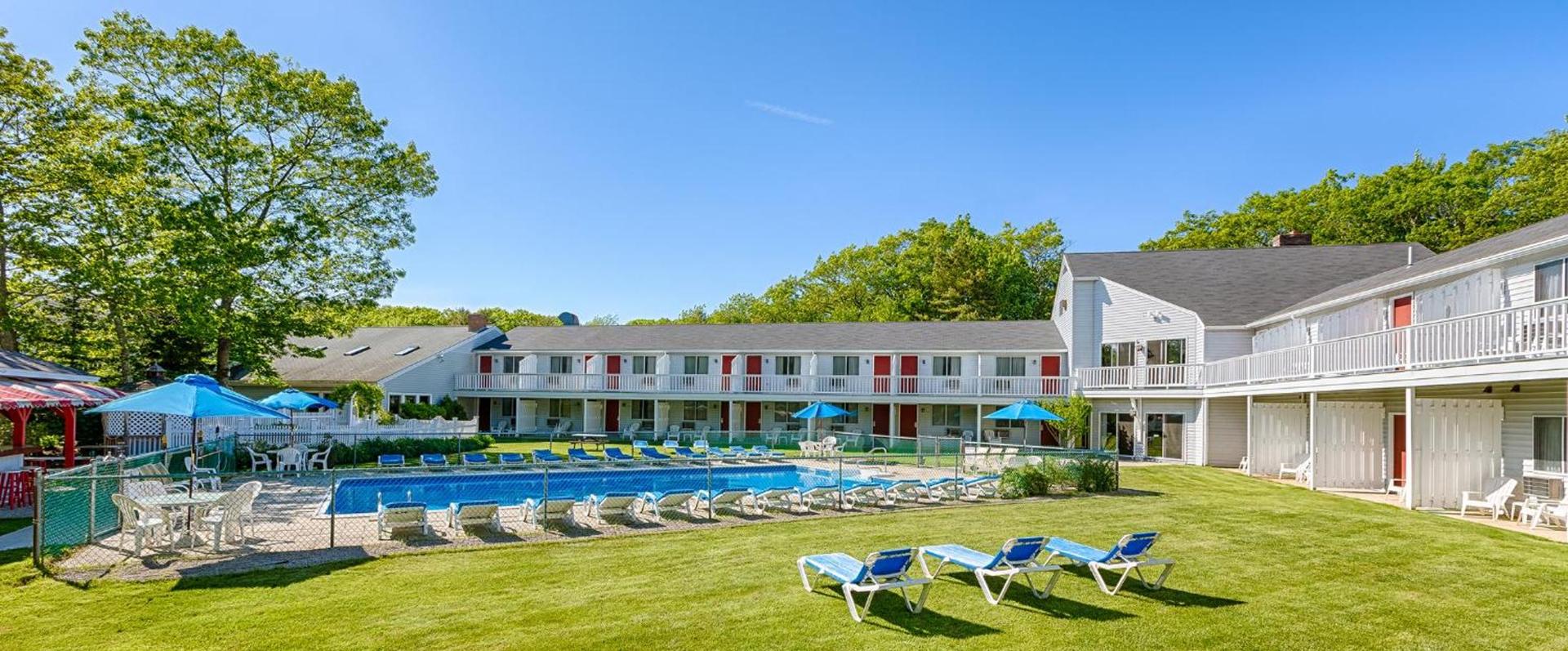 Rhumb Line Resort photo 10