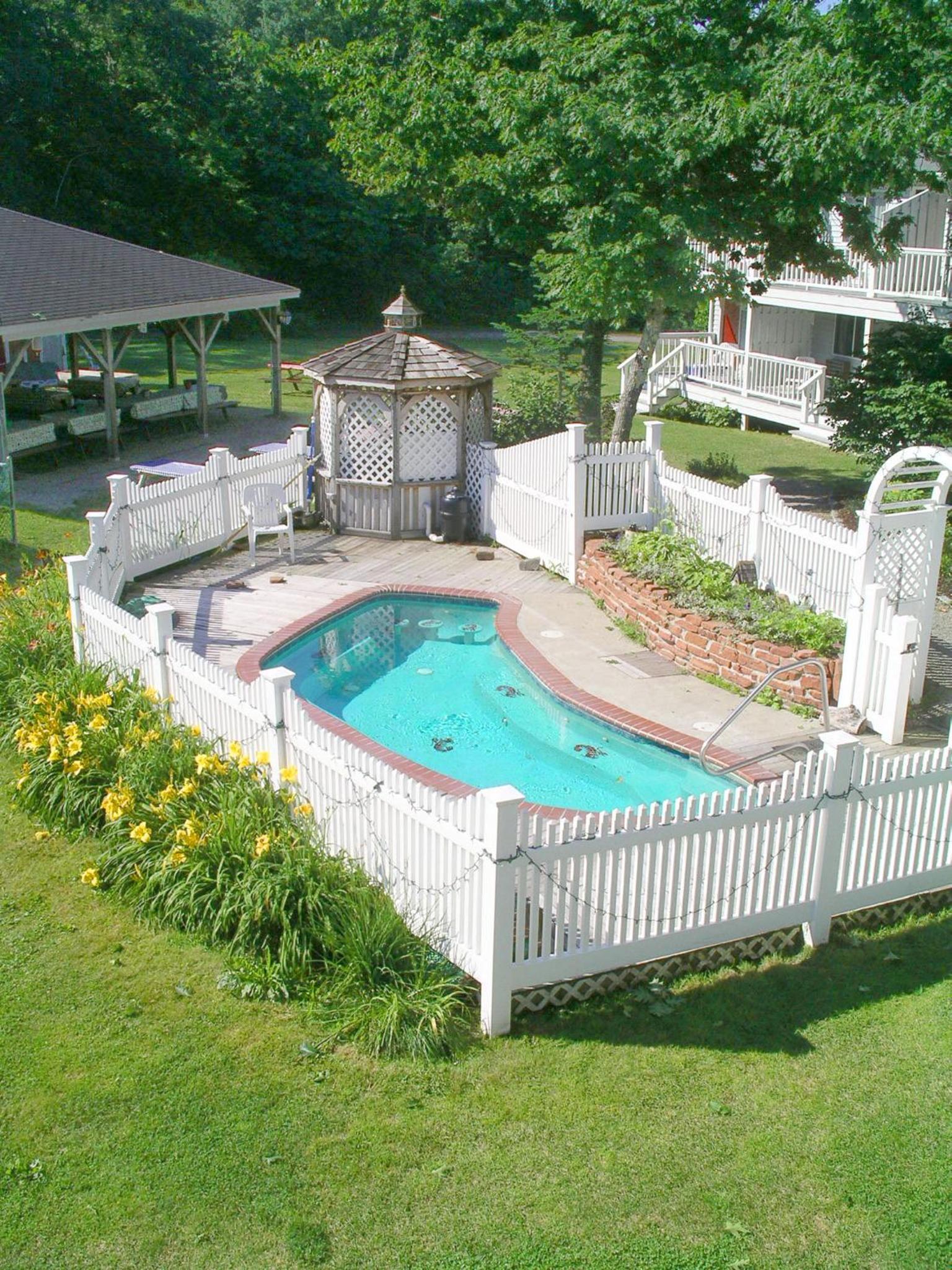 Rhumb Line Resort photo 9