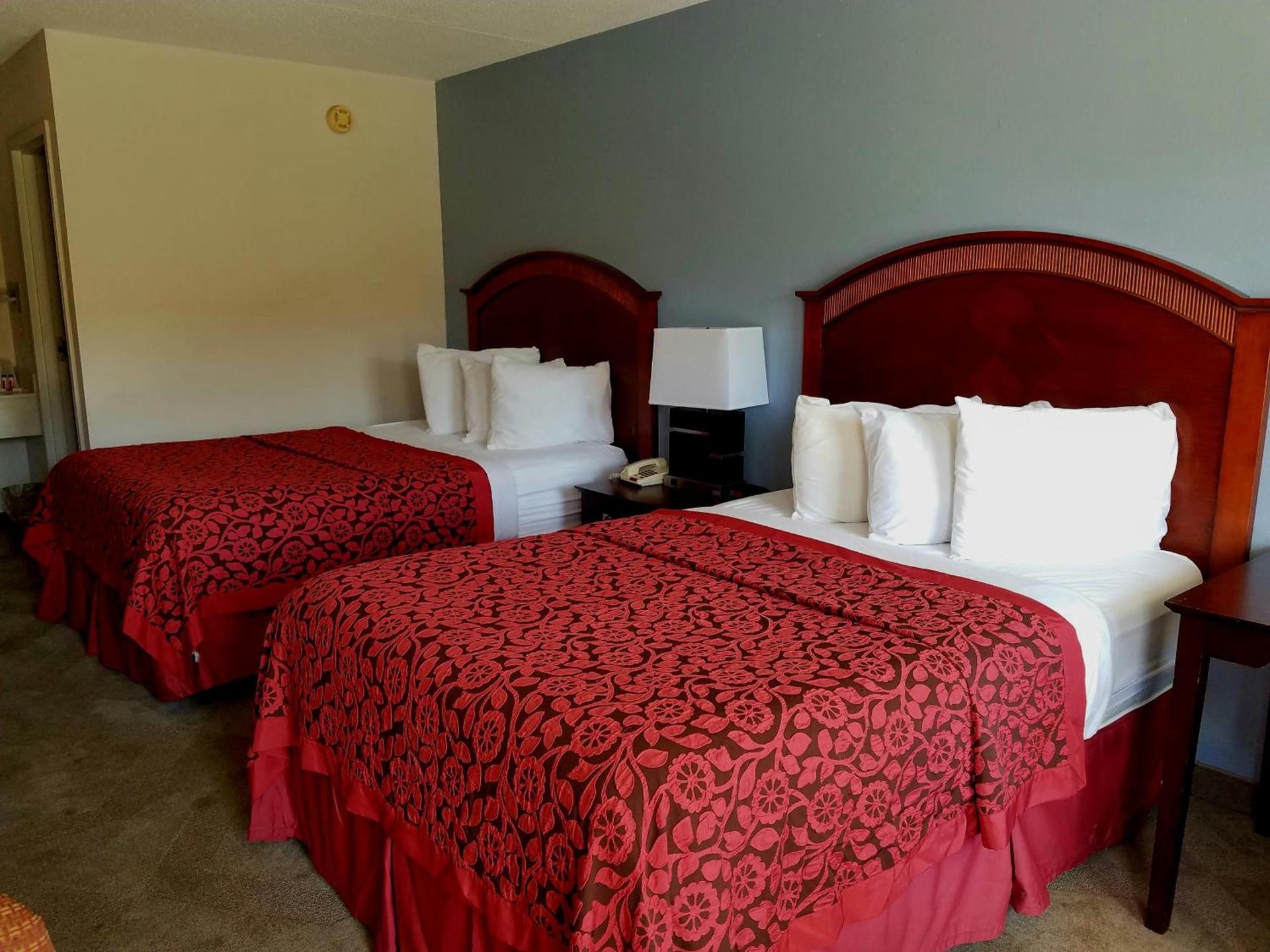 Days Inn by Wyndham Richmond photo 24