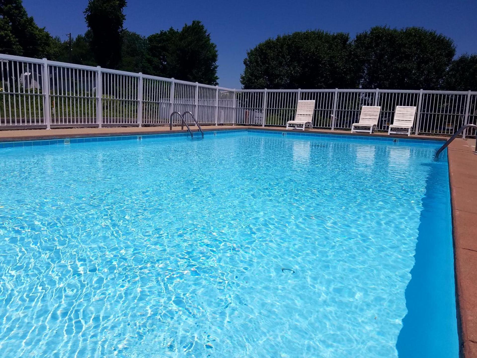 Days Inn by Wyndham Richmond photo 17
