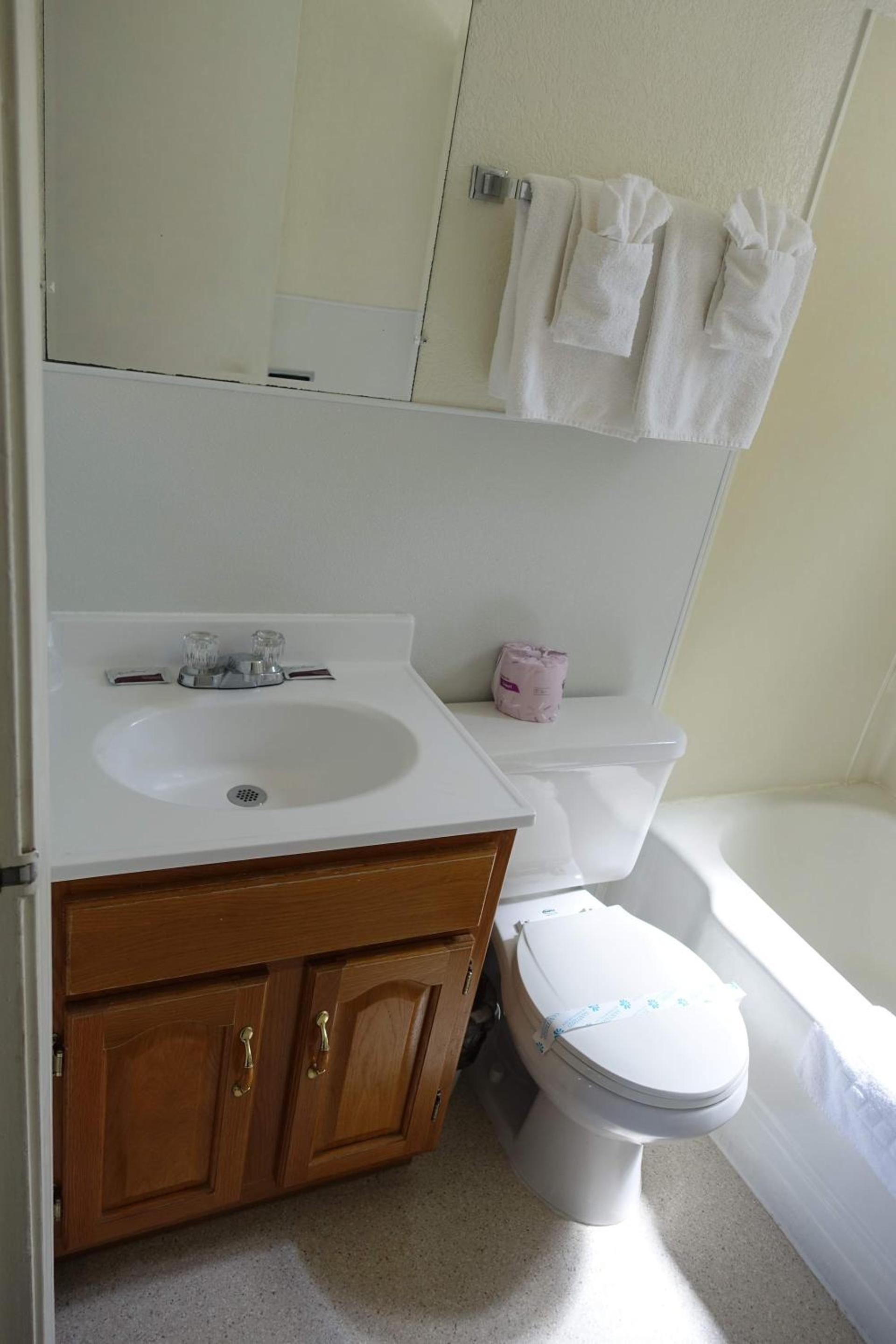 Discovery Inn - Eureka photo 27