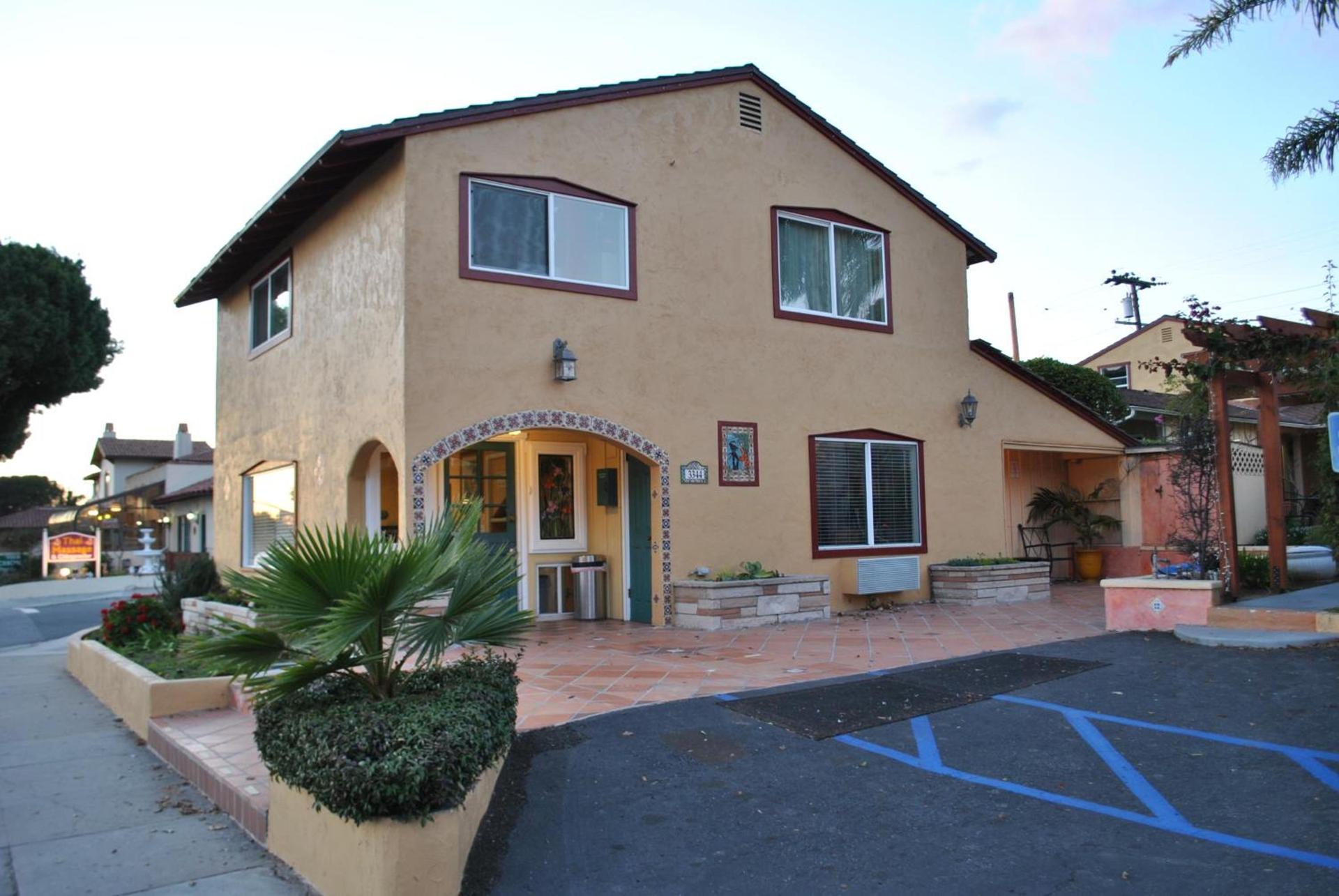 Oasis Inn and Suites photo 16